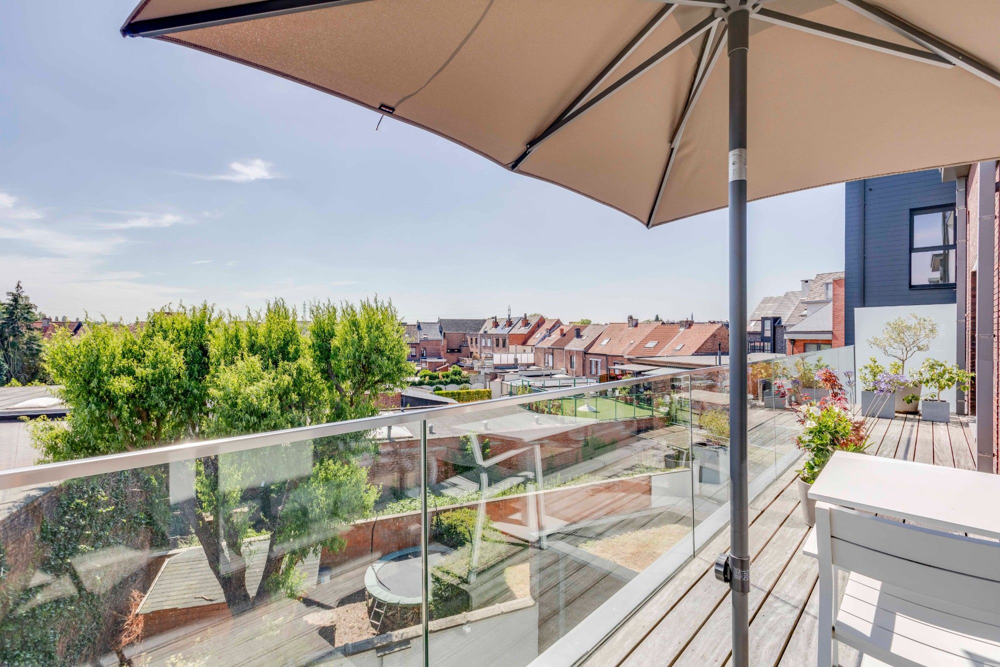 Stijlvol en lichtrijk appartement op toplocatie foto 6