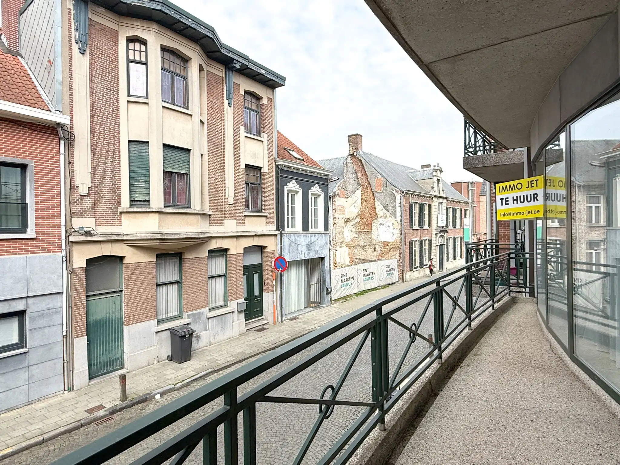 Lichtrijk appartement in centrum Beveren met 2 slaapkamers en 2 terrassen foto 6
