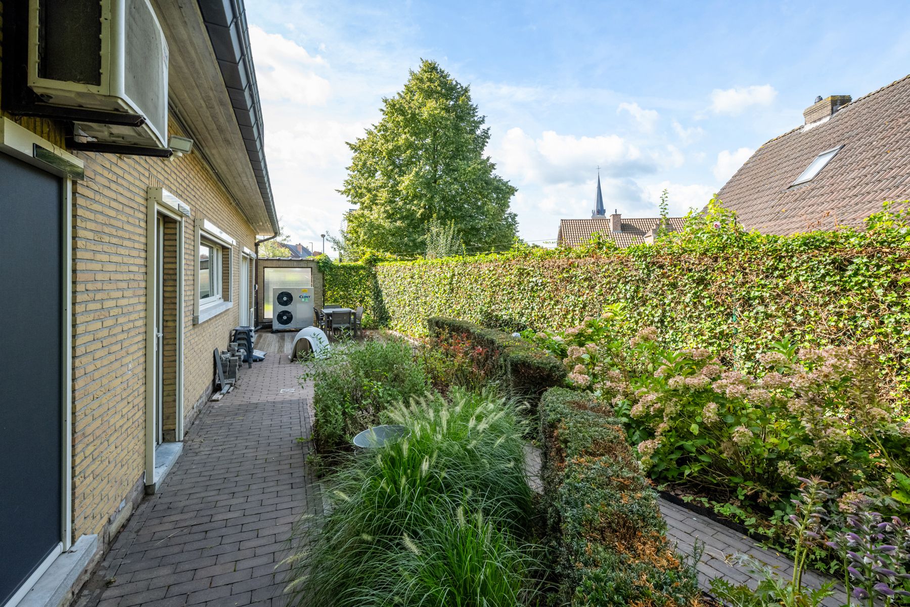 Rustig gelegen gebouw vlakbij de dorpskern foto 14