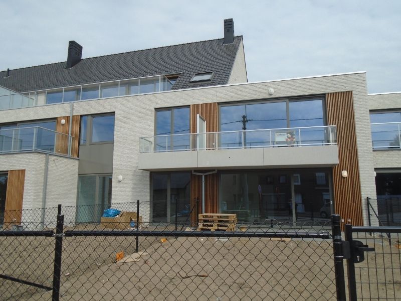 NIEUWBOUWAPPARTEMENT GELEGEN IN CENTRUM ERTVELDE MET GARAGE EN TUIN foto 9