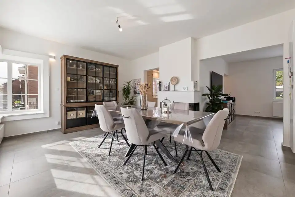 RUIME, GERENOVEERDE OPEN BEBOUWING MET 6 SLKS EN KNAPPE TUIN IN ALKEN foto 11