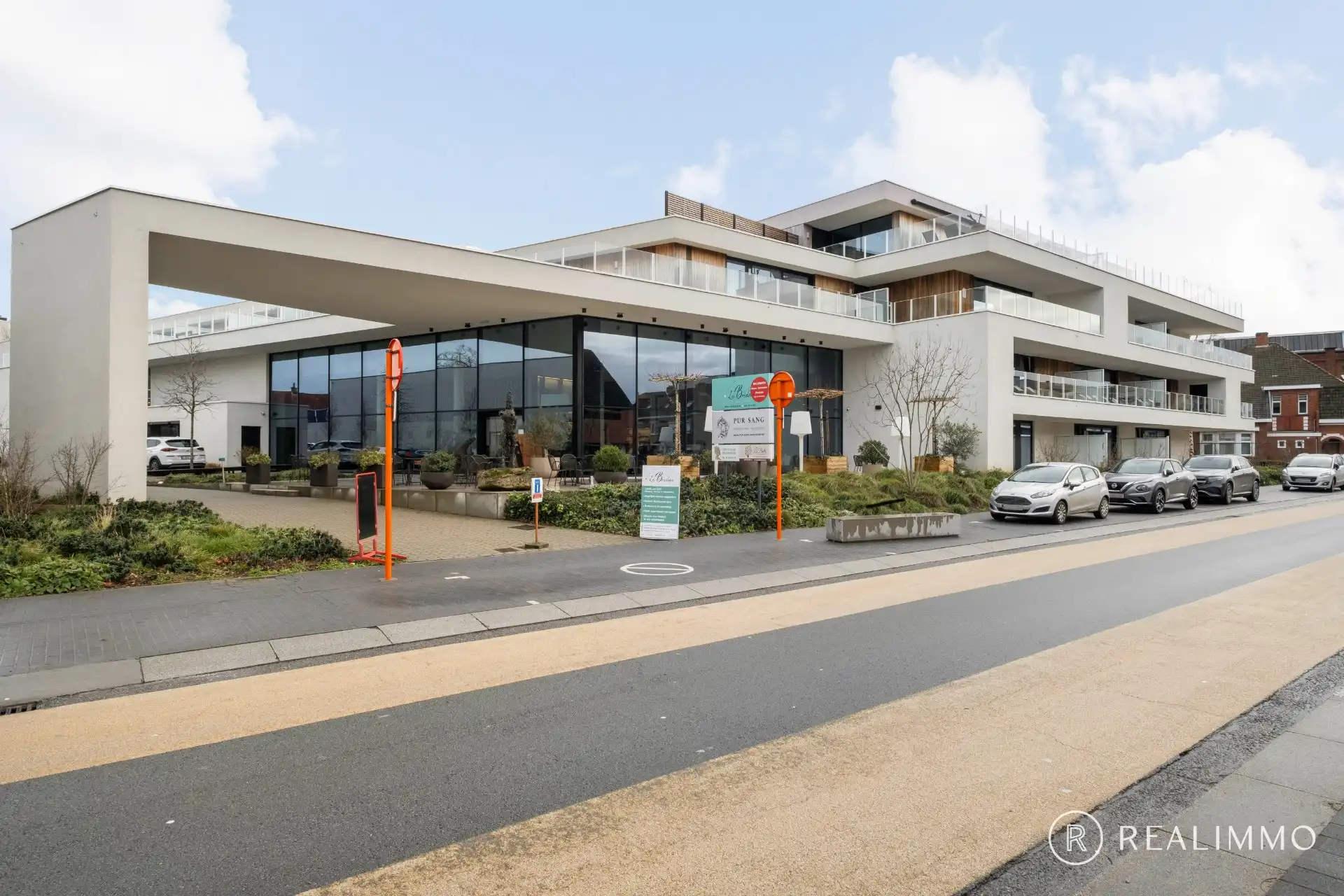 Luxueuze assistentieflat in het centrum van Waregem foto {{pictureIndex}}