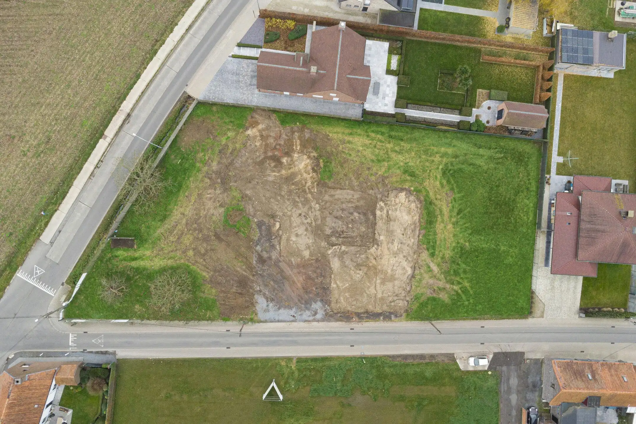 Residentieel wonen op dit royaal perceel bouwgrond in Izegem foto 2