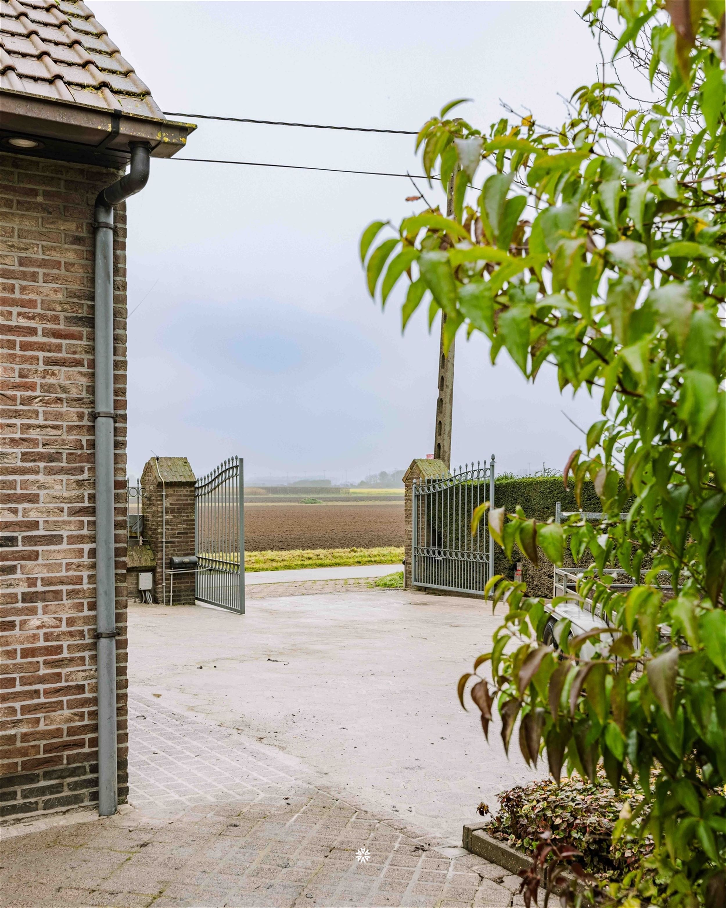 Ontdek deze landelijk gelegen woning te Vrasene foto 9