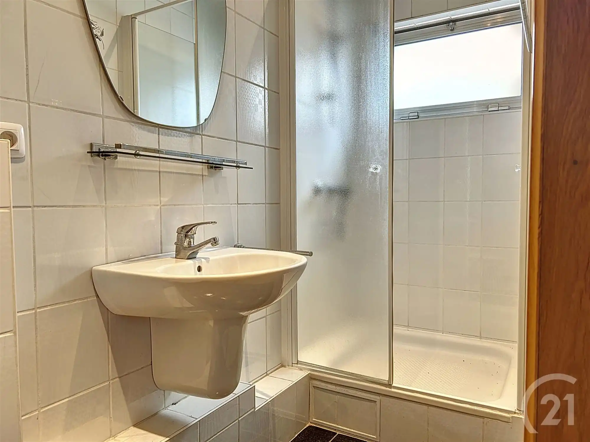 Gerenoveerde ruime woning te huur! foto 9