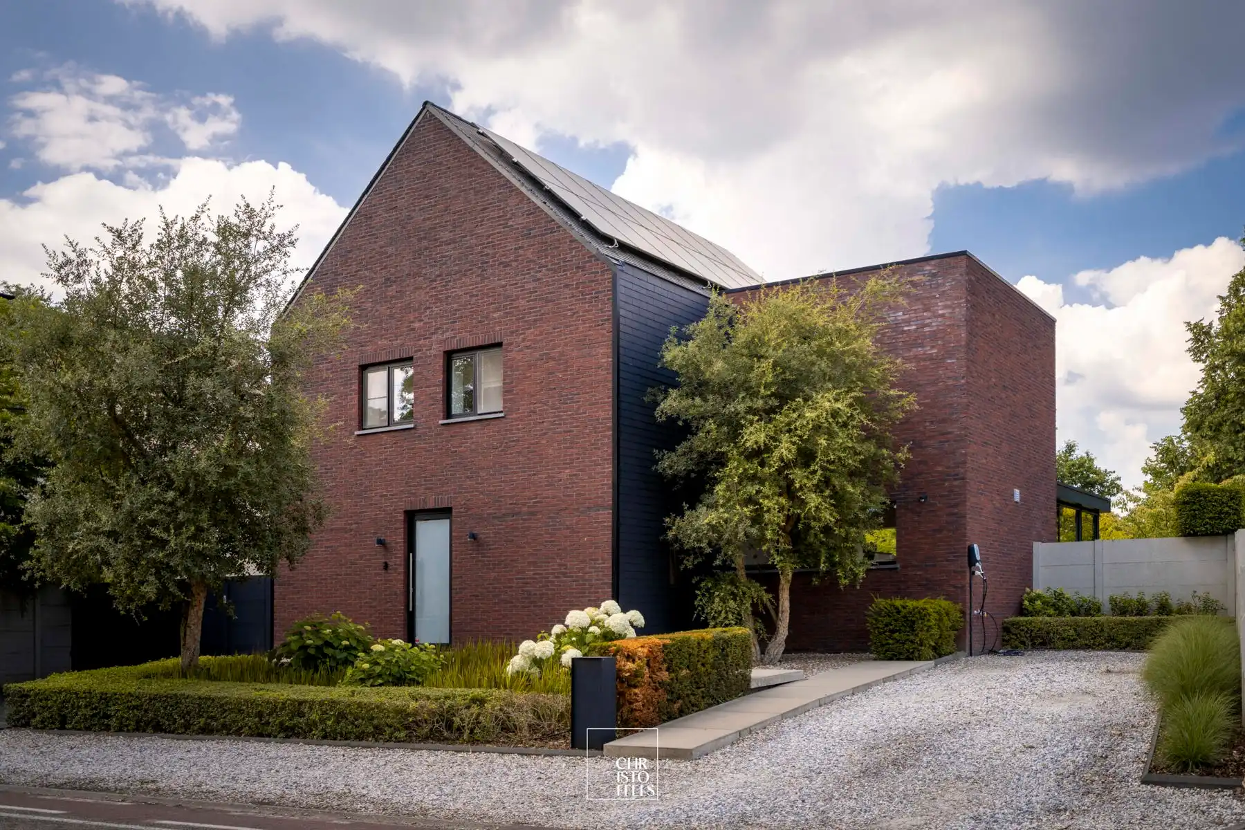 Eigentijdse gerenoveerde villa op een riant perceel van 1.986 m² foto 16