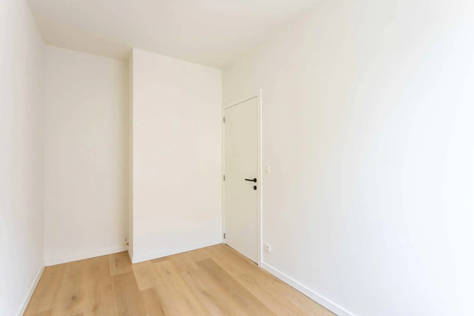 Kwalitatief gerenoveerde woning in centrum Aalst. foto 16