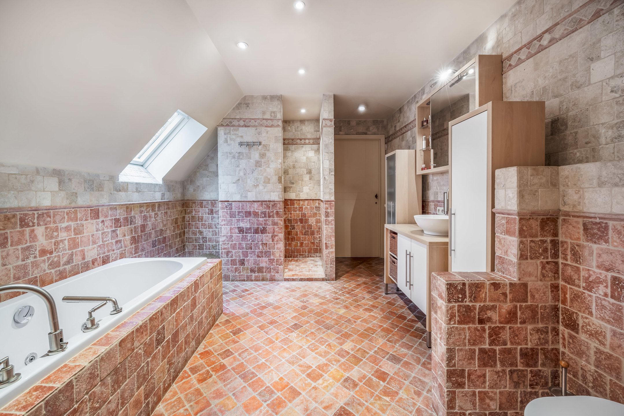 Ruime en lichtrijke gezinswoning te koop in Zandhoven foto 18