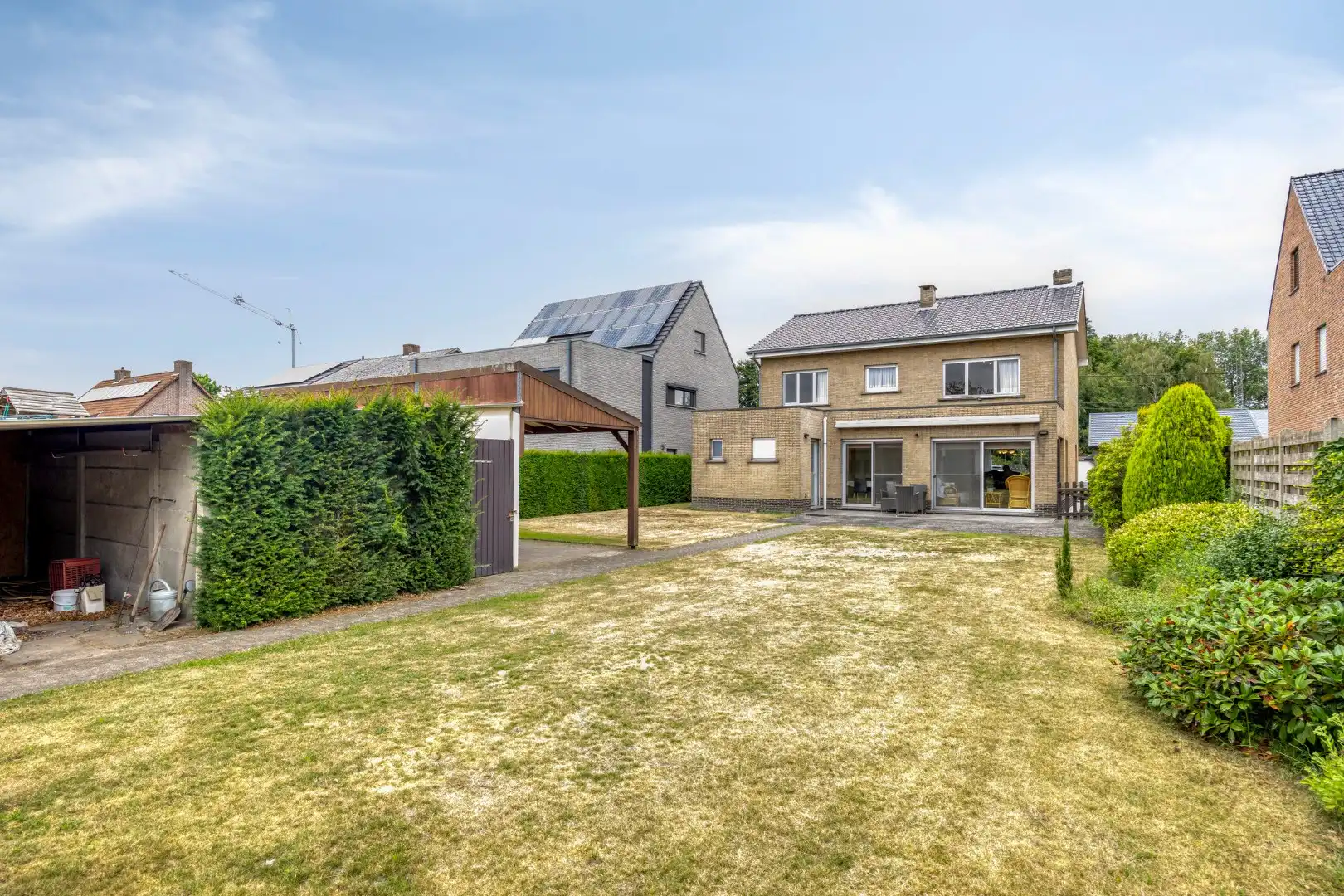 Ruim ingedeelde woning met ioa 4 slpks op een rustige en centrale ligging. foto 27
