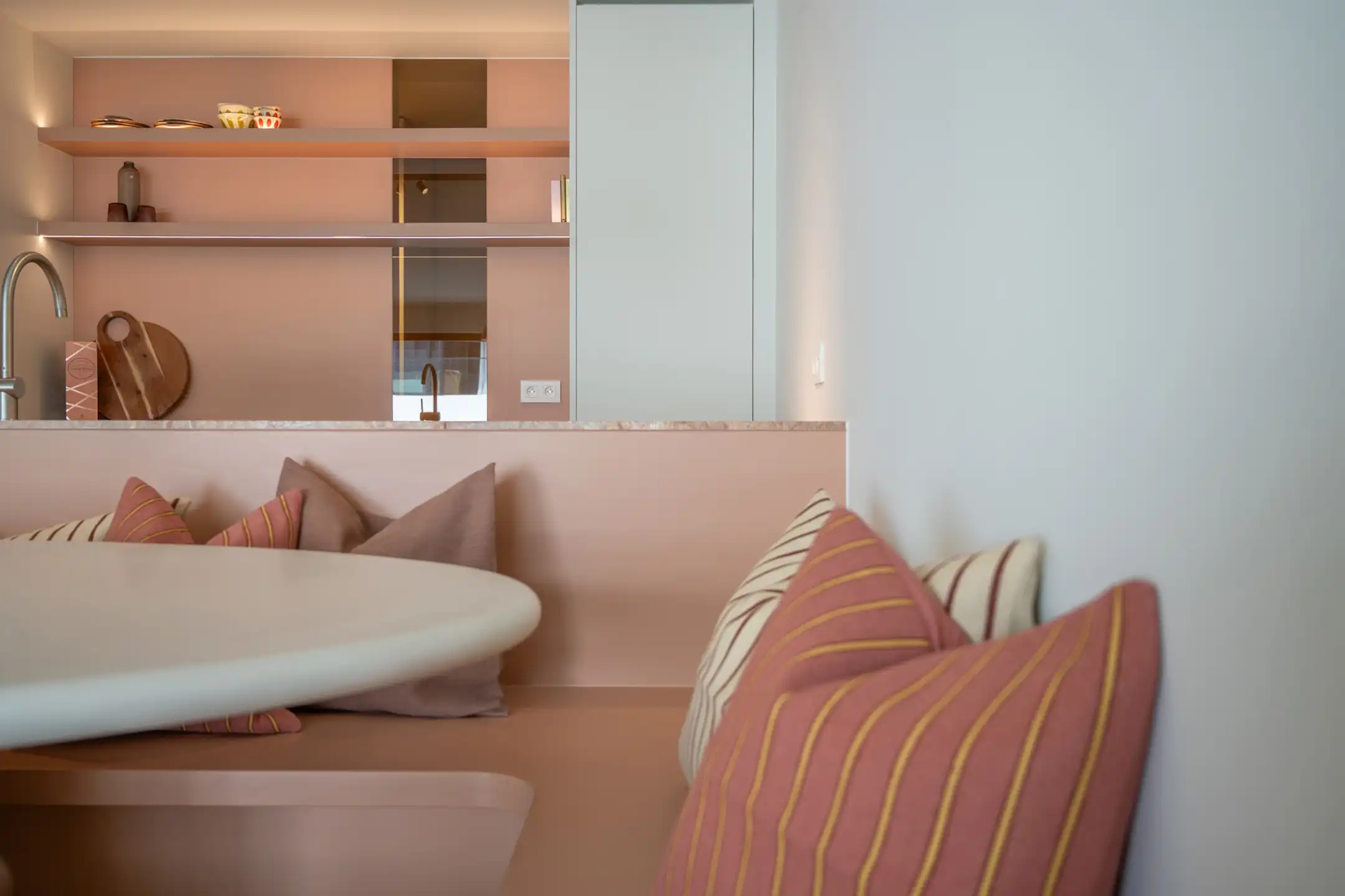 Lichtrijk gerenoveerd appartement op de Kustlaan in Knokke foto 29