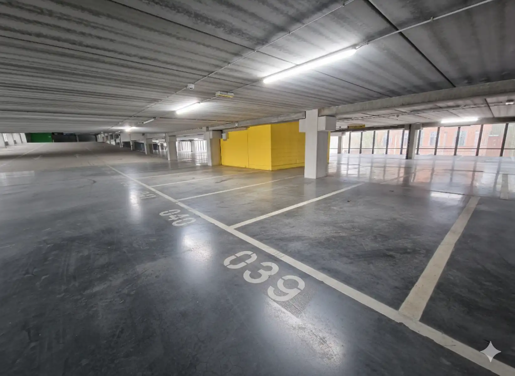 Parkeerplaats te koop foto {{pictureIndex}}