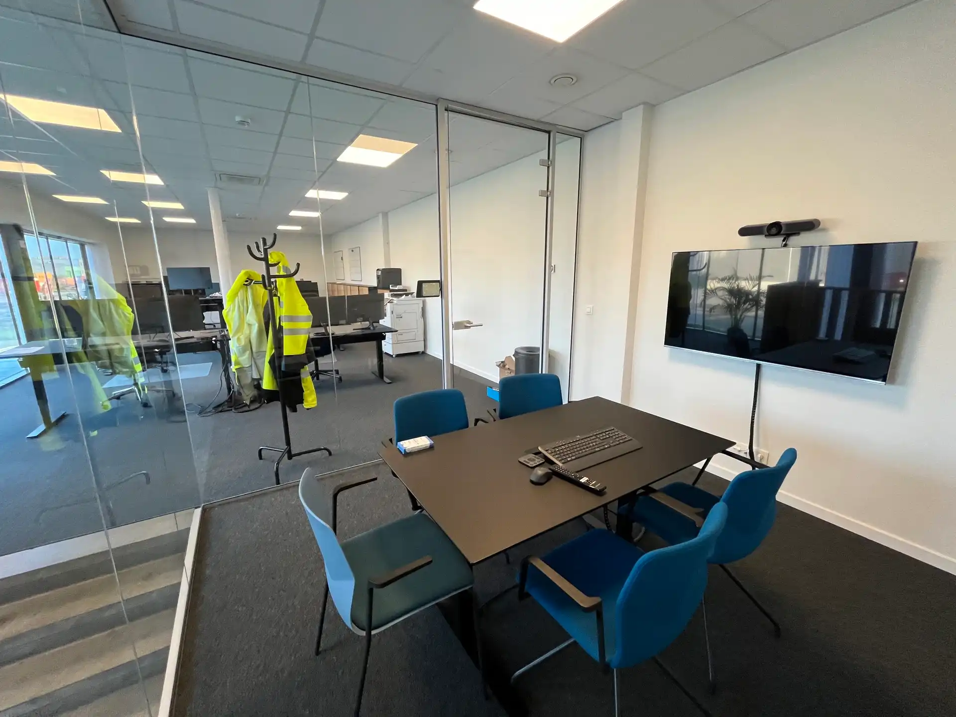 Nieuwbouw magazijn 332m²  met instapklare kantoren 170m² foto 8