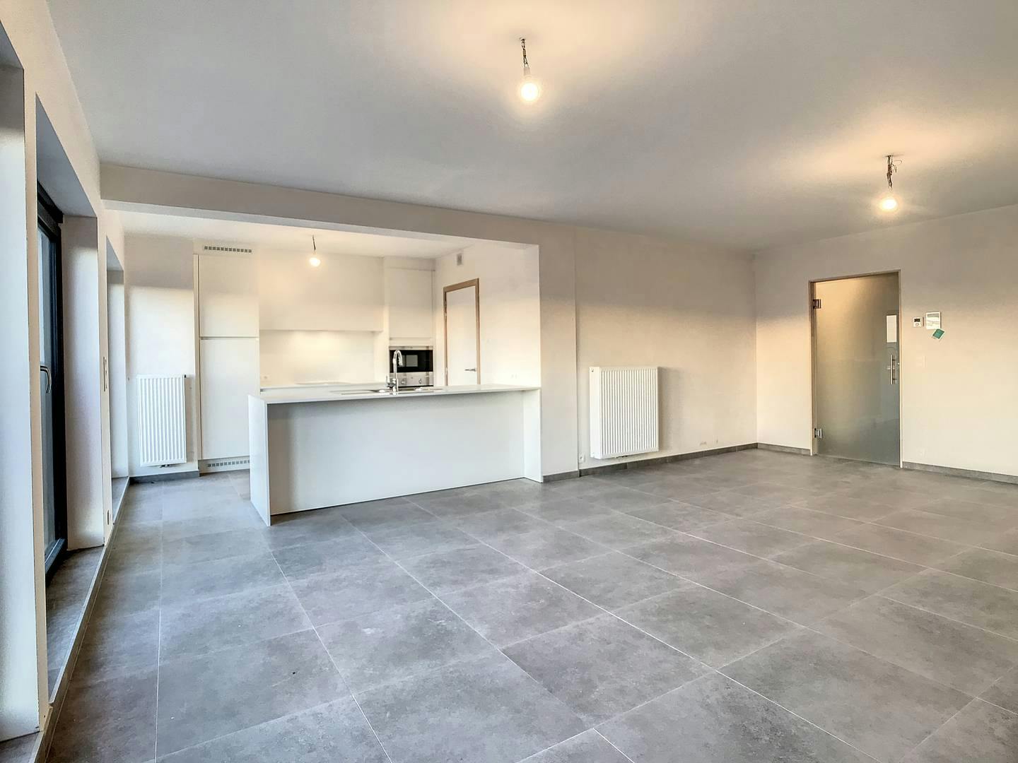 Gerenoveerd, energiezuinig appartement met 3 slaapkamers in Ieper  foto 5