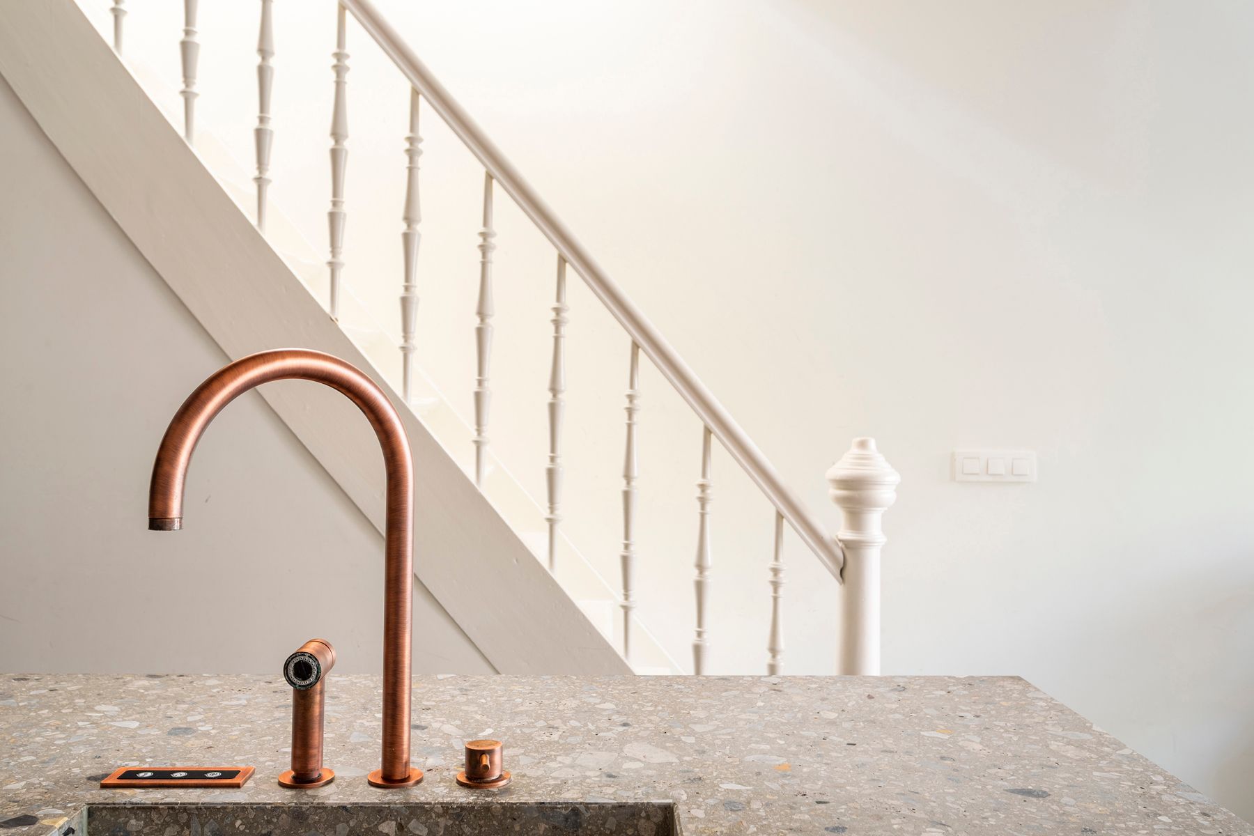 Hippe stadswoning aan de Troonplaats met buitenruimte foto 6