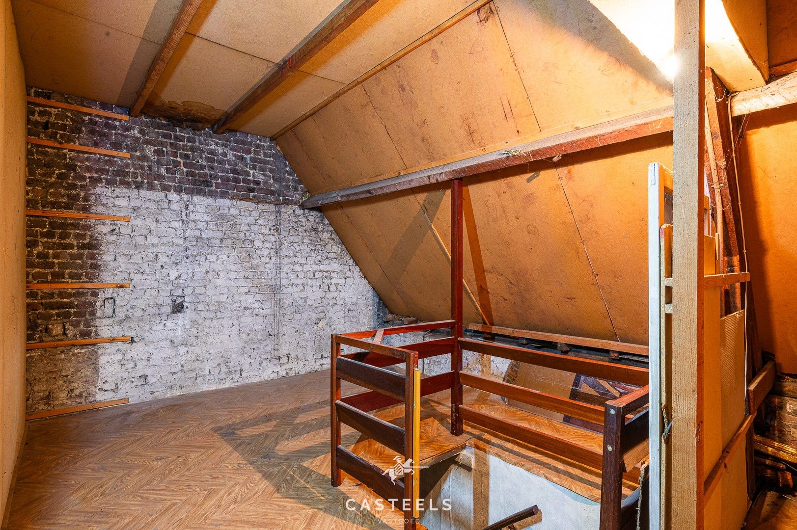 Te renoveren woning met tuin/koer op goede locatie te koop foto 16