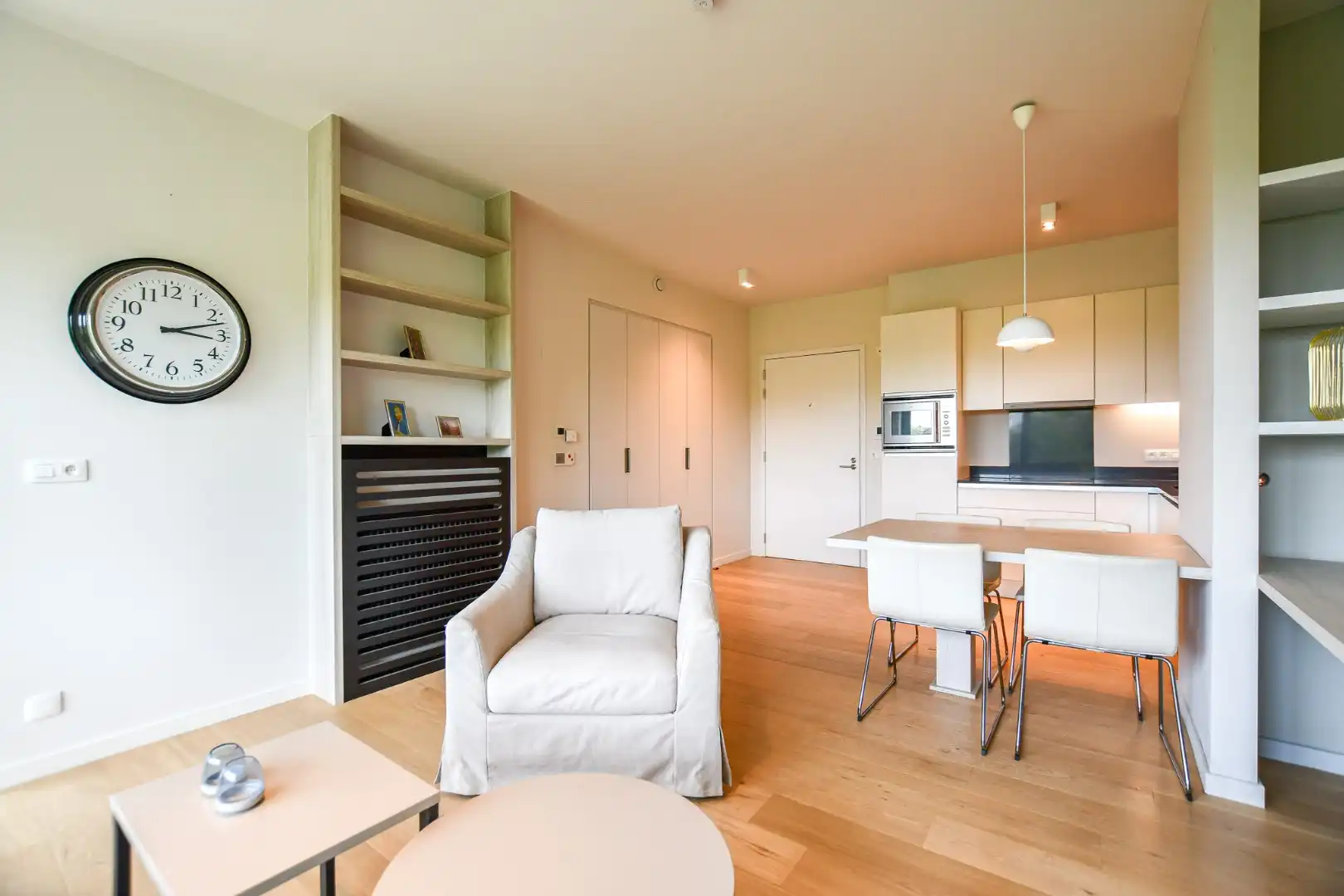 Moderne assistentiewoning met ondergrondse berging en parkeerplaats in De Haan, vlakbij strand, duinen en zee foto 4