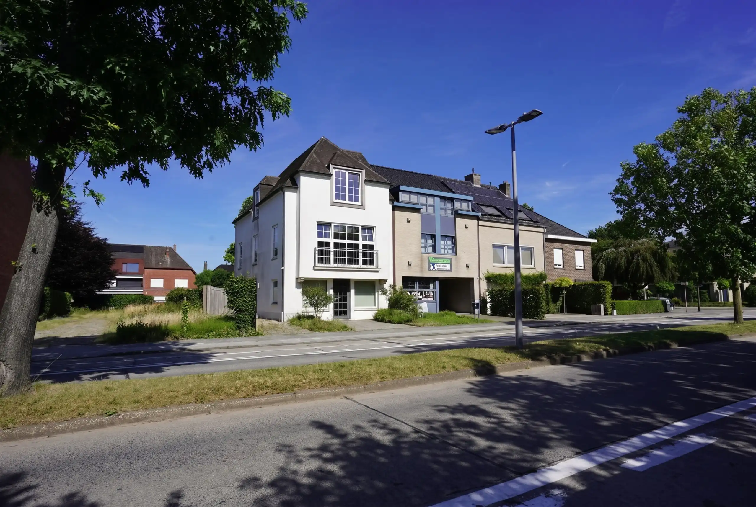 Commerciële toplocatie: voormalige dokterspraktijk van 55 m² foto 7