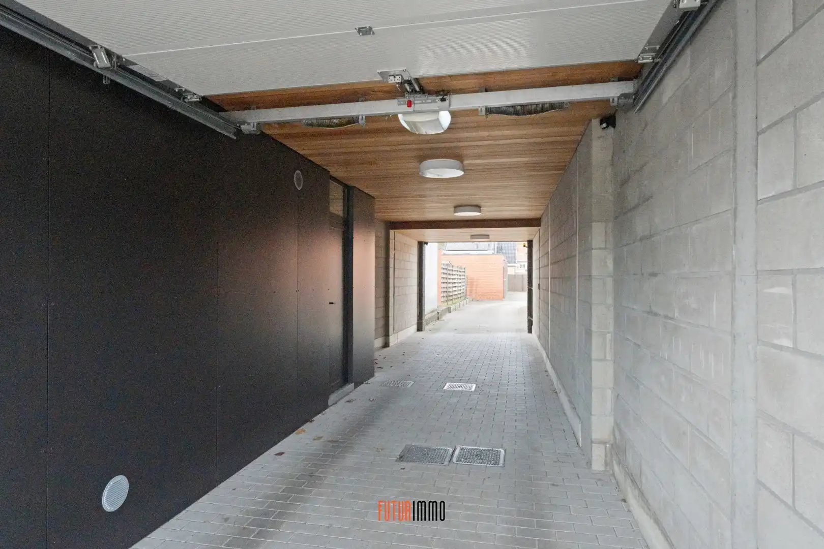 Opbrengsteigendom: duplexappartement + 12 garages foto 18