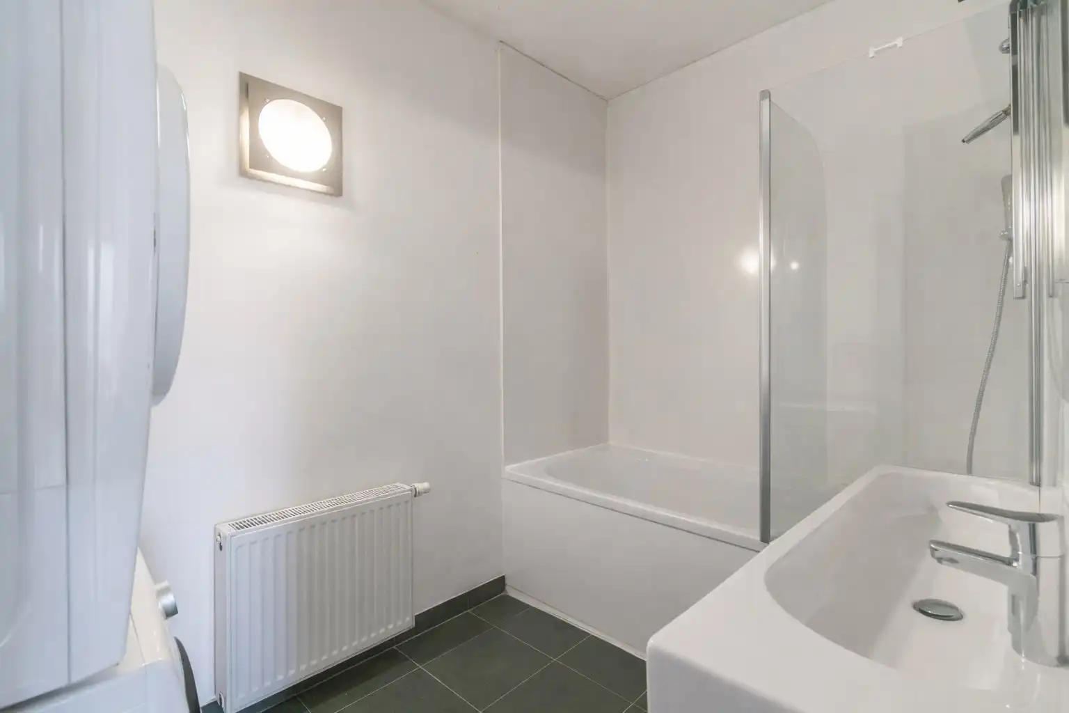 OPBRENGSTGEBOUW MET 4 RUIME APP + HANGAR (350m²)! foto 8