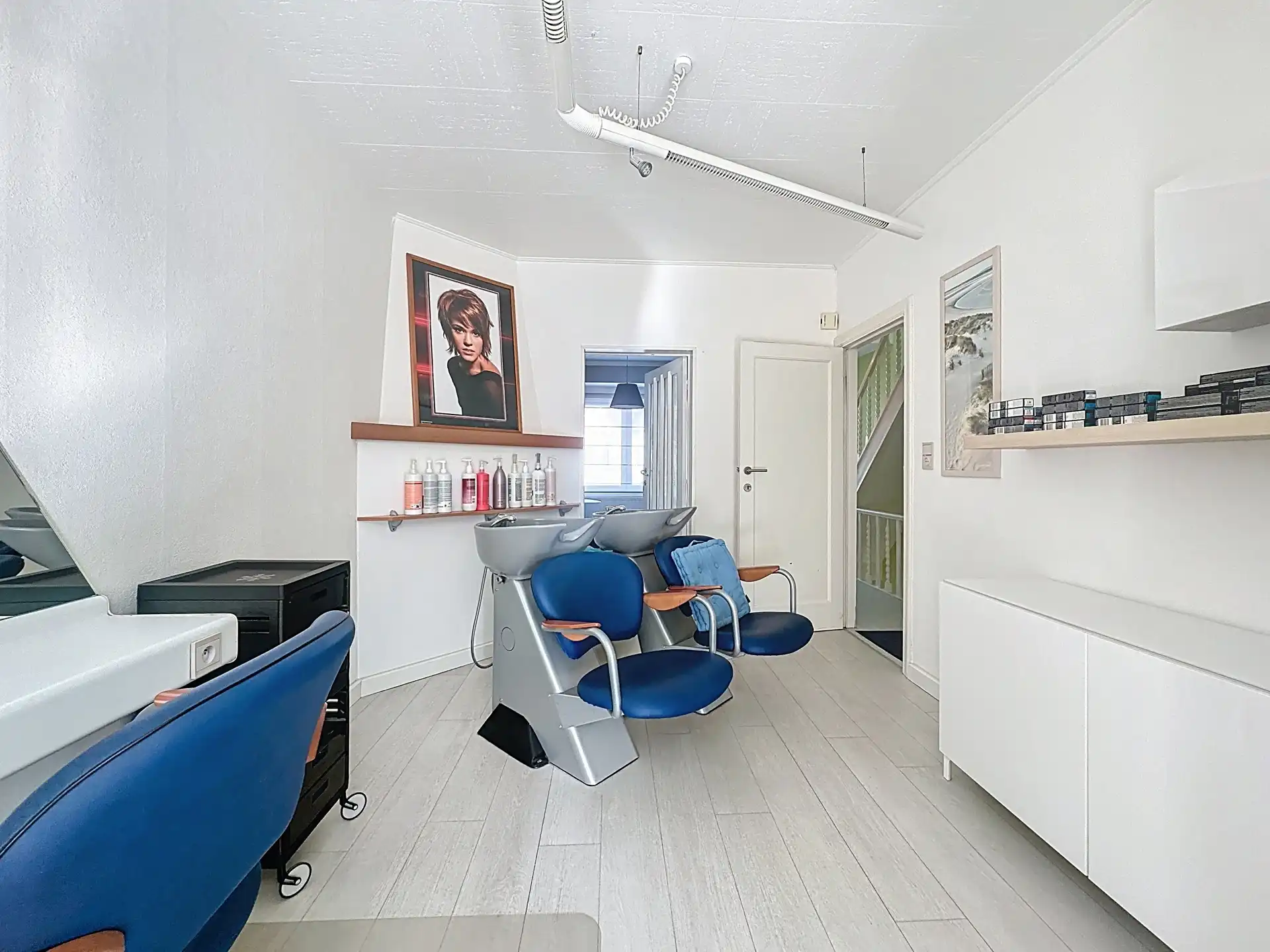 Renovatieproject met potentieel: driegevelwoning met atelier, tuin en parking in hartje Wezembeek-Oppem. foto 5