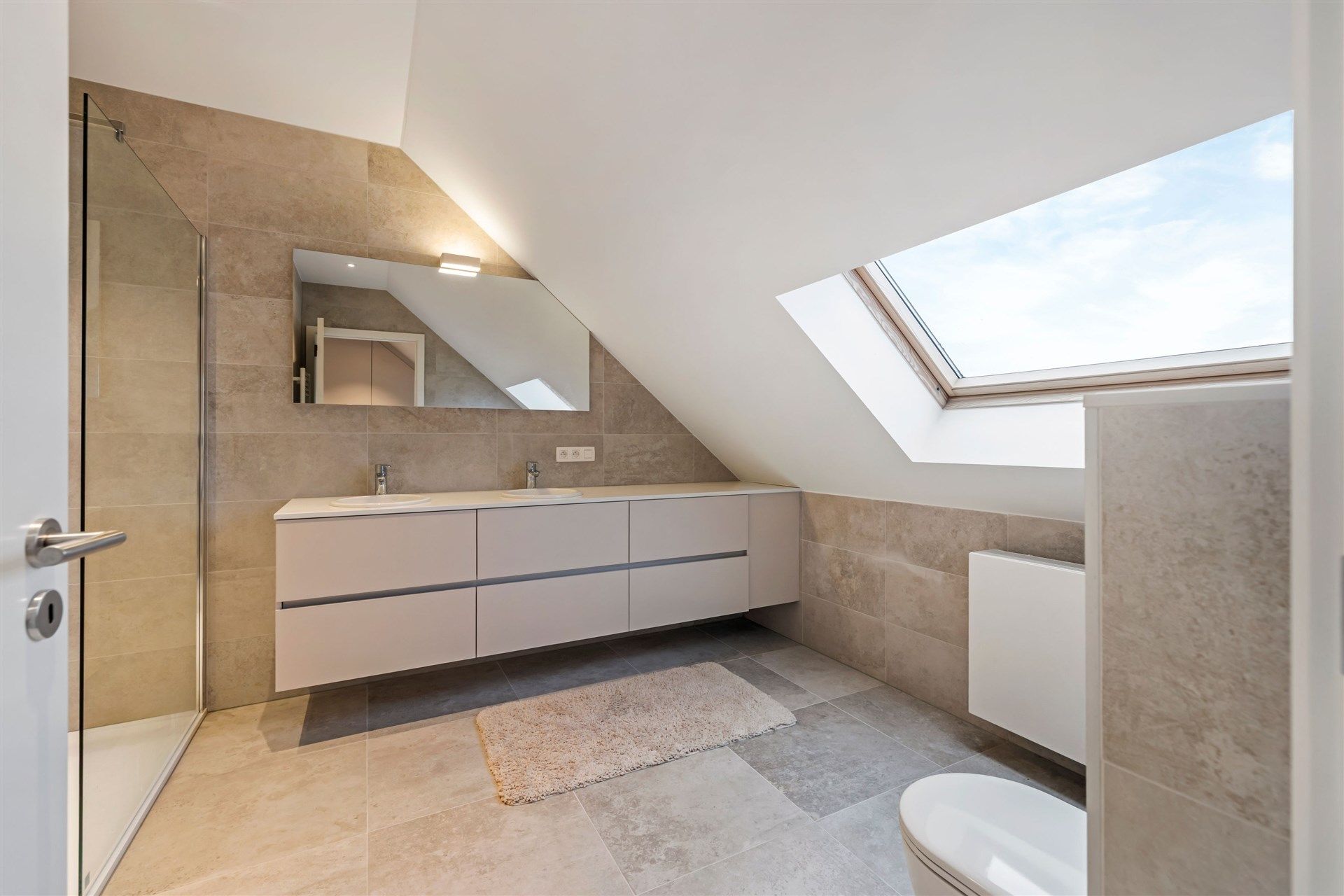 Uitzonderlijk ruim duplex appartement met loft allures te Sint-Niklaas foto 16