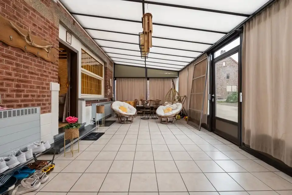 VERRASSEND RUIME GEZINSWONING MET 3 SLKS IN MONTENAKEN foto 7