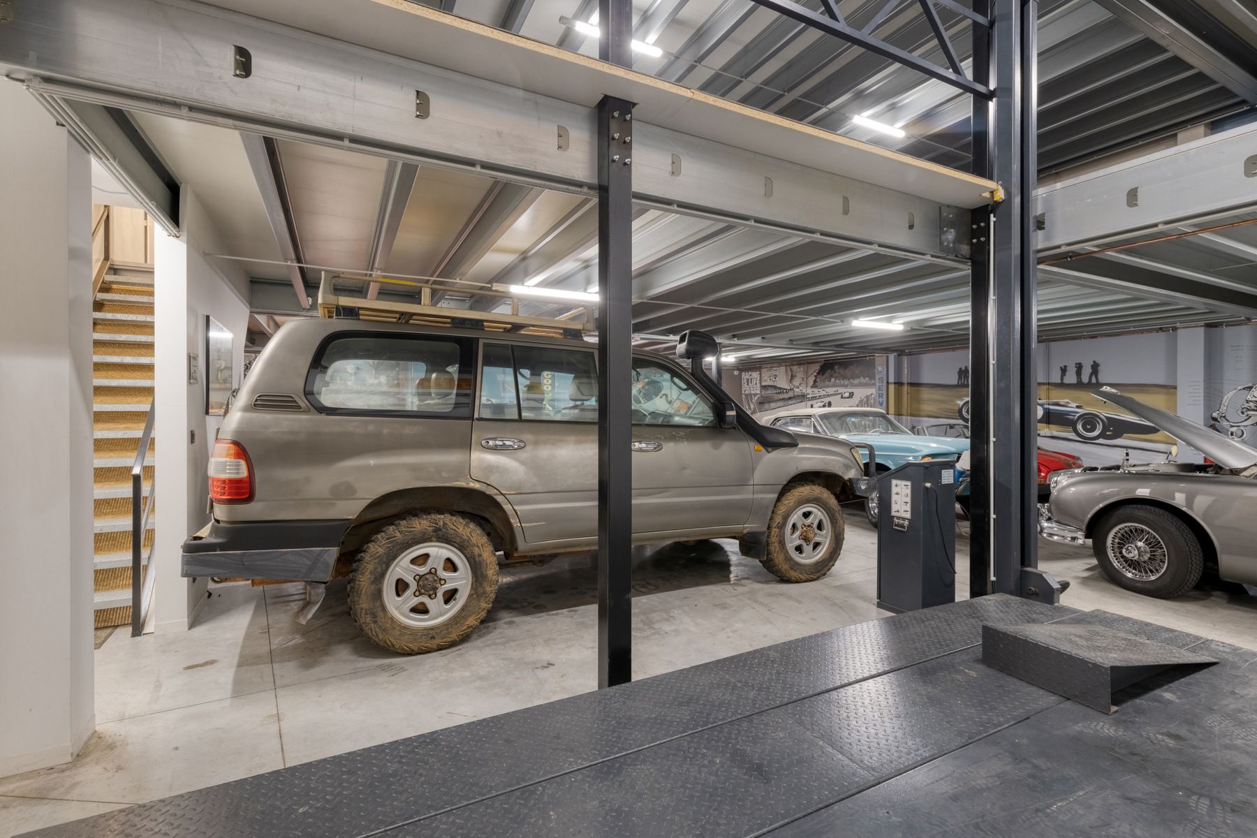 Recent vernieuwde loods met bovenliggend luxe appartement ! foto 6