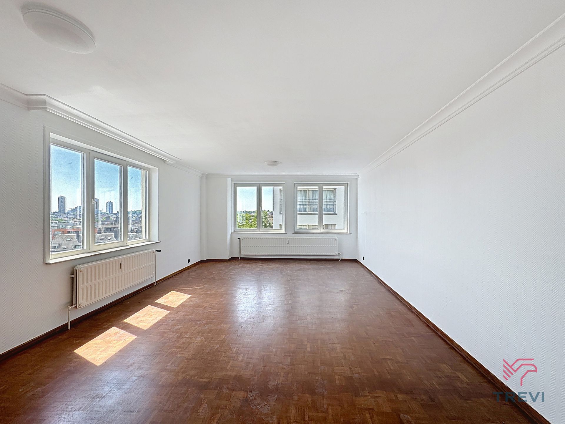 Ruim appartement met 1 slaapkamer + kantoor foto 2