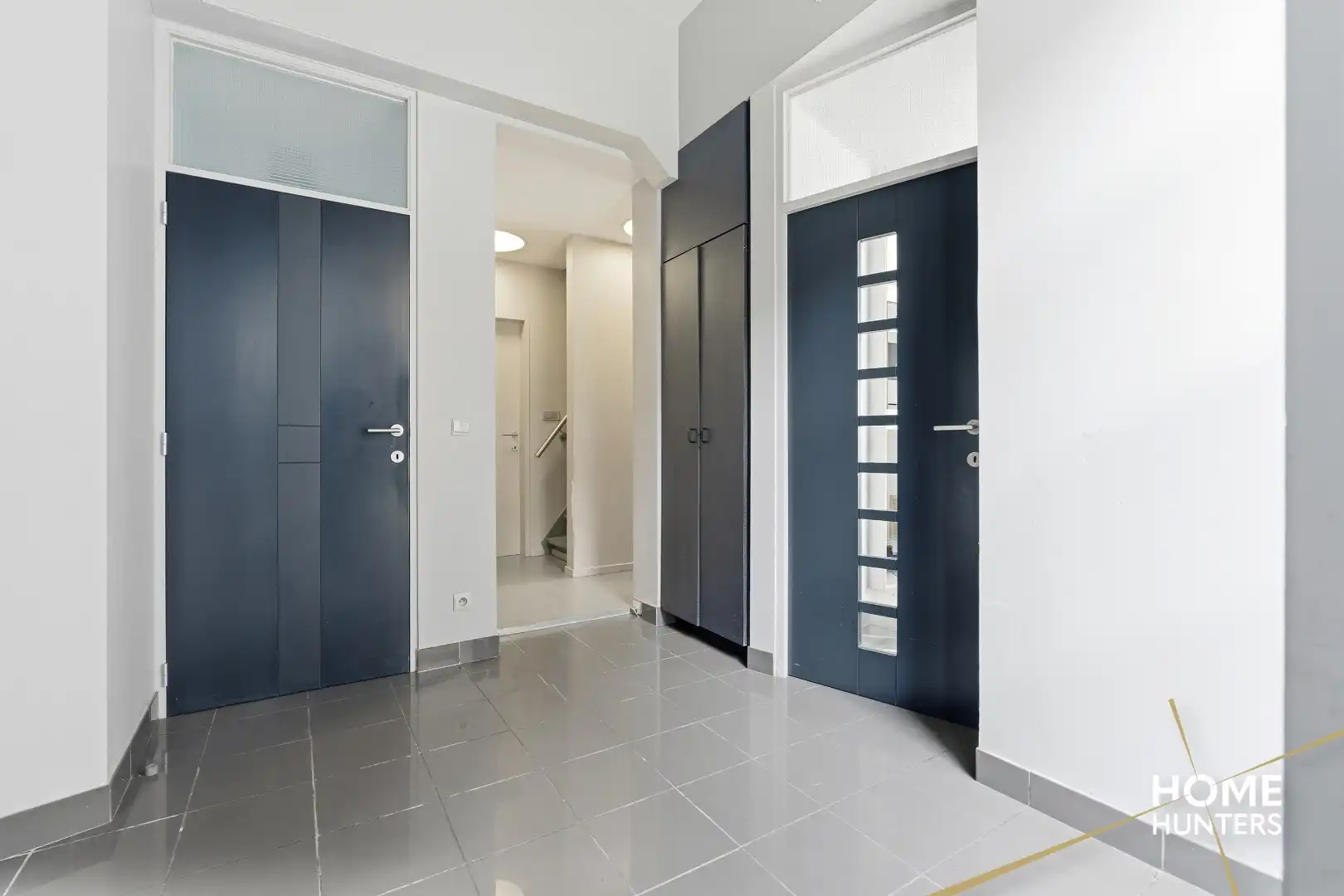 Instapklare halfopen woning met garage, tuin en 3 slaapkamers in de dorpskern van Nieuwkerke foto 3