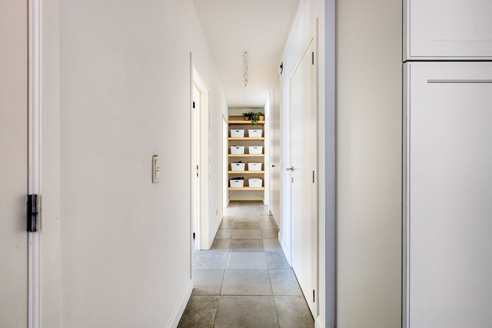Instapklaar gelijkvloers appartement met 3 slpks, kelderberging en parking te OLV Olen ! foto 14