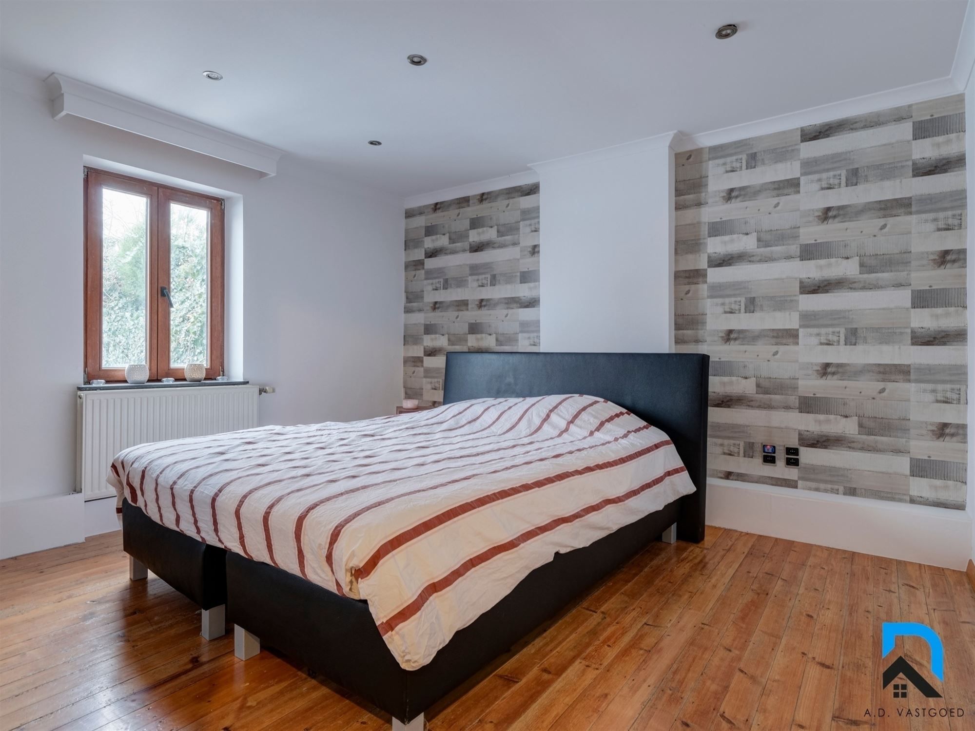 Bijzonder mooi gerenoveerde woning voorzien van 5 slaapkamers foto 19