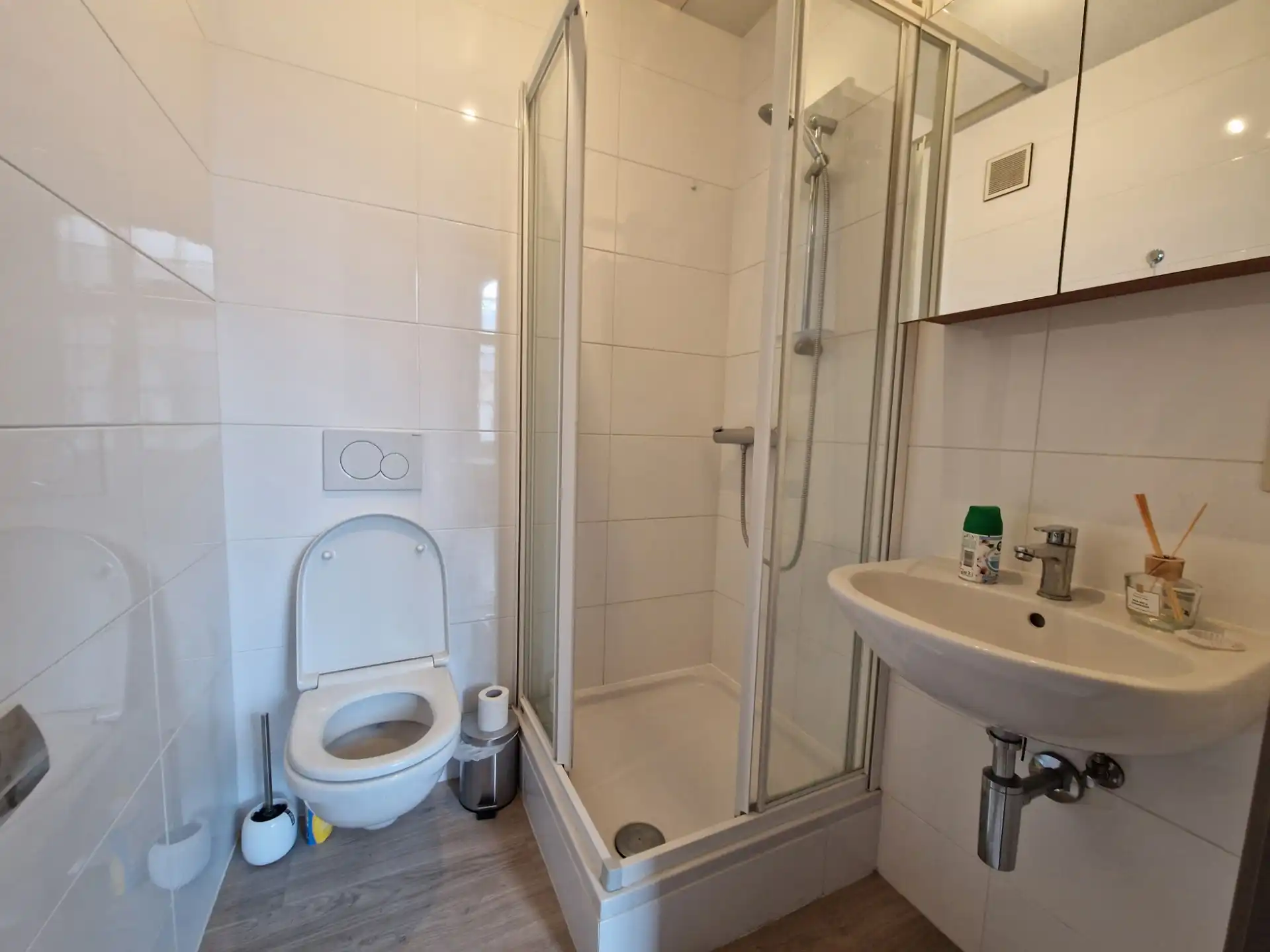 Ruime studio met eigen sanitair te hartje Leuven foto 8