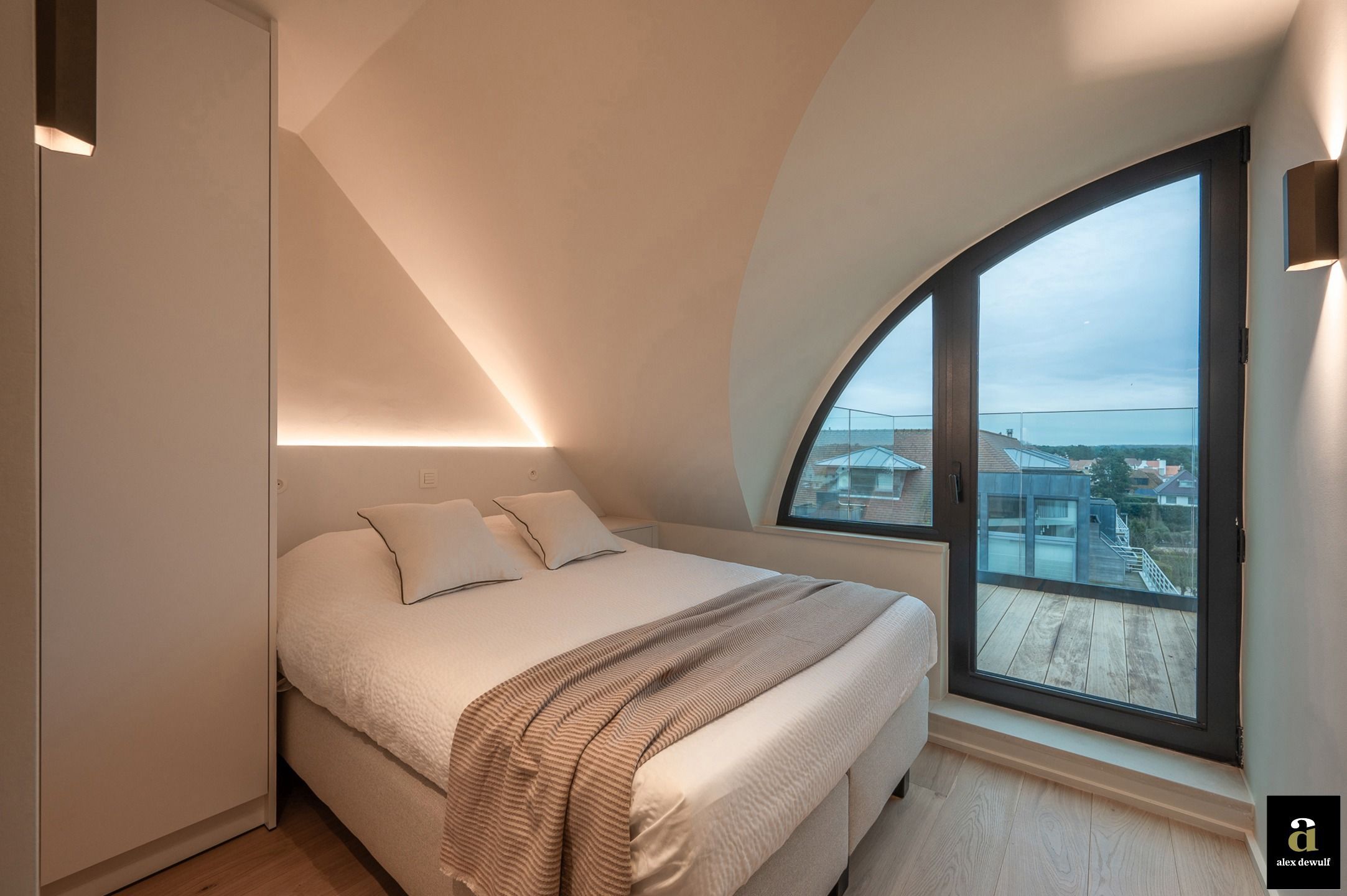 Exclusief gerenoveerd penthouse met panoramisch uitzicht [Piers De Raveschootlaan - Knokke Centrum]. foto 13