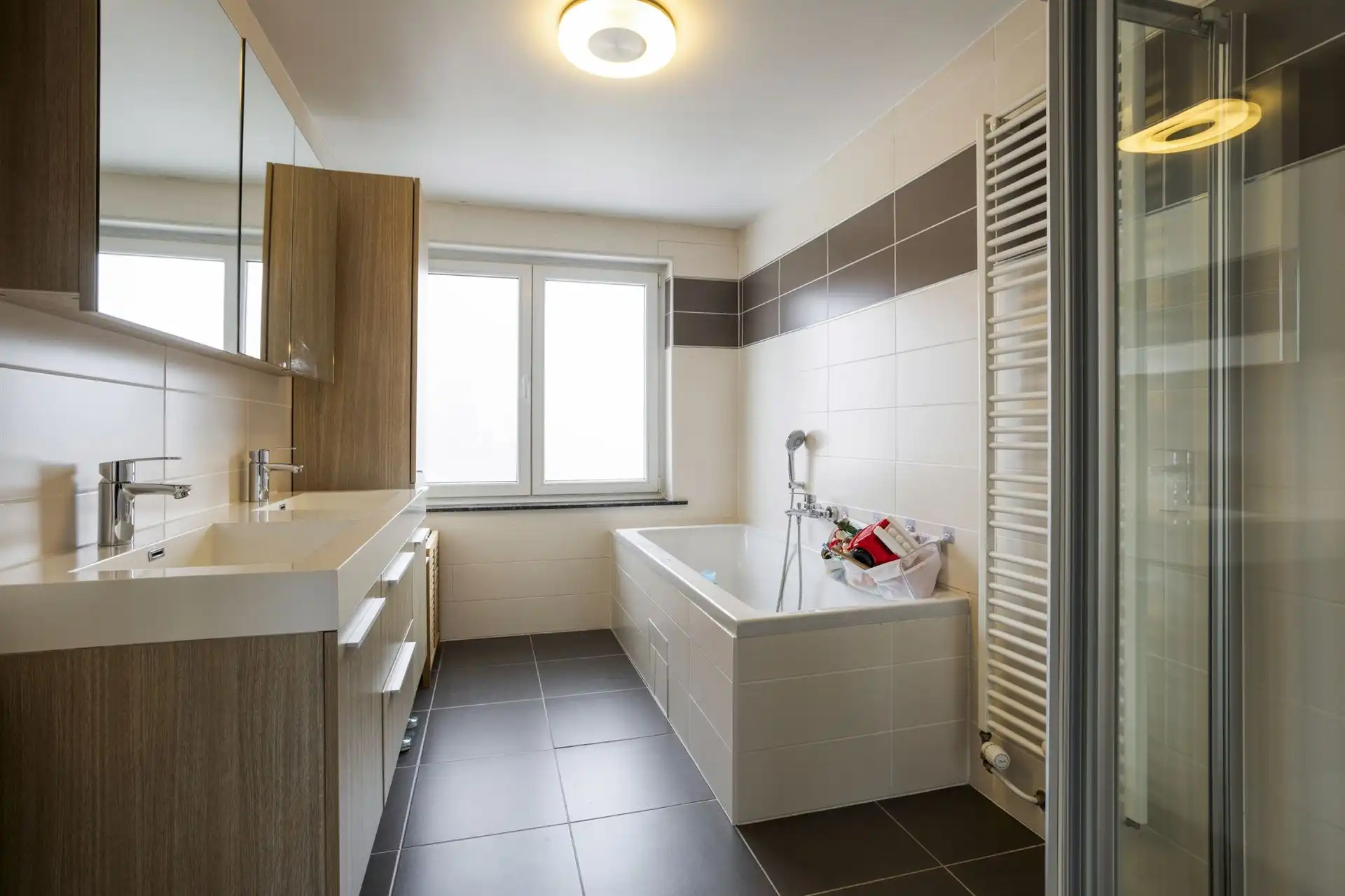 Halfopen bebouwing met 2 (mog. 3) slaapkamers en garage.  foto 10