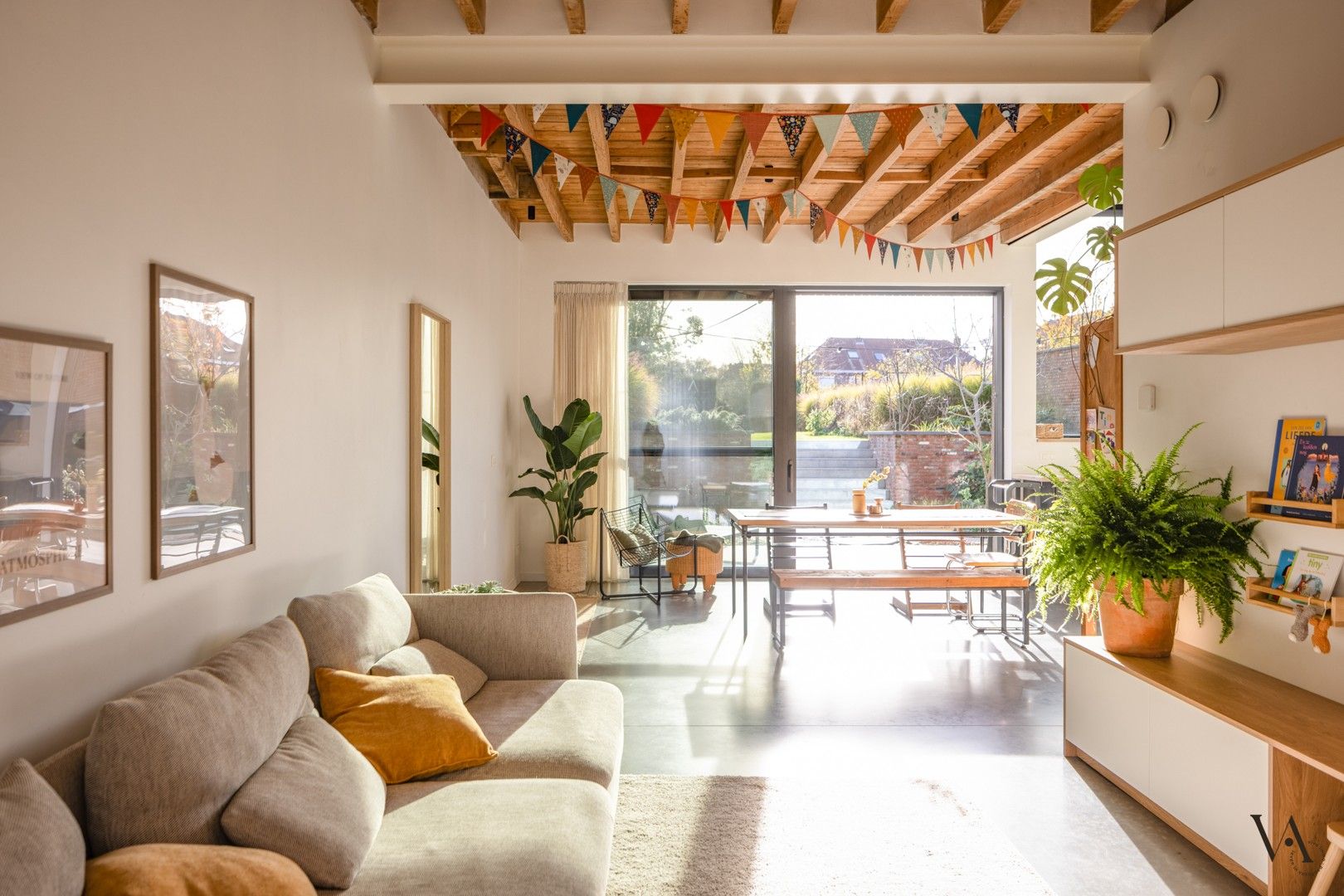 Prachtig gerenoveerde gezinswoning met grote tuin foto 2