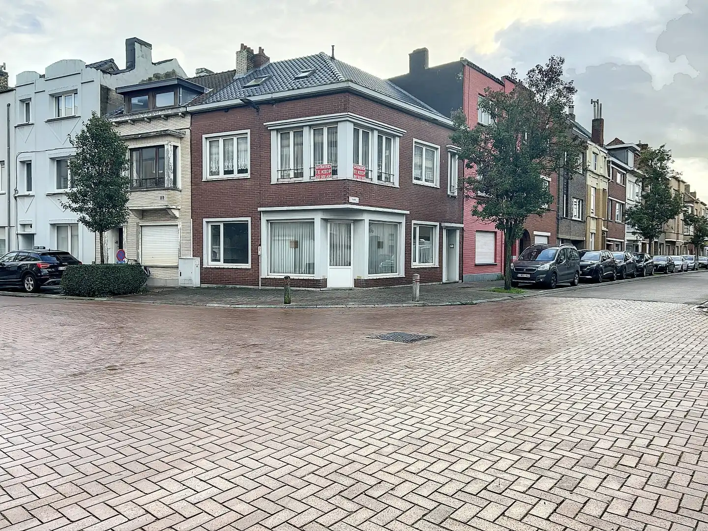 Hoofdfoto van de publicatie: Ruime hoekwoning op gunstige locatie nabij Tennisclub van Oostende.