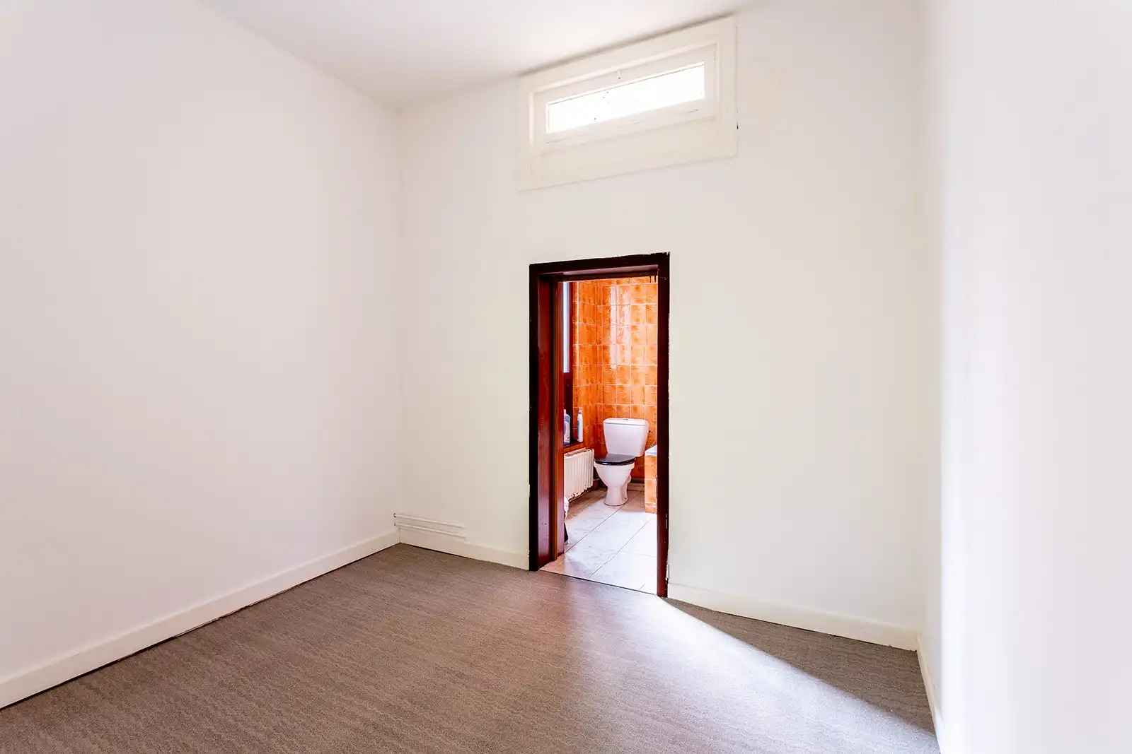 Woning met 6 slaapkamers, volledig naar eigen smaak renoveren foto 12