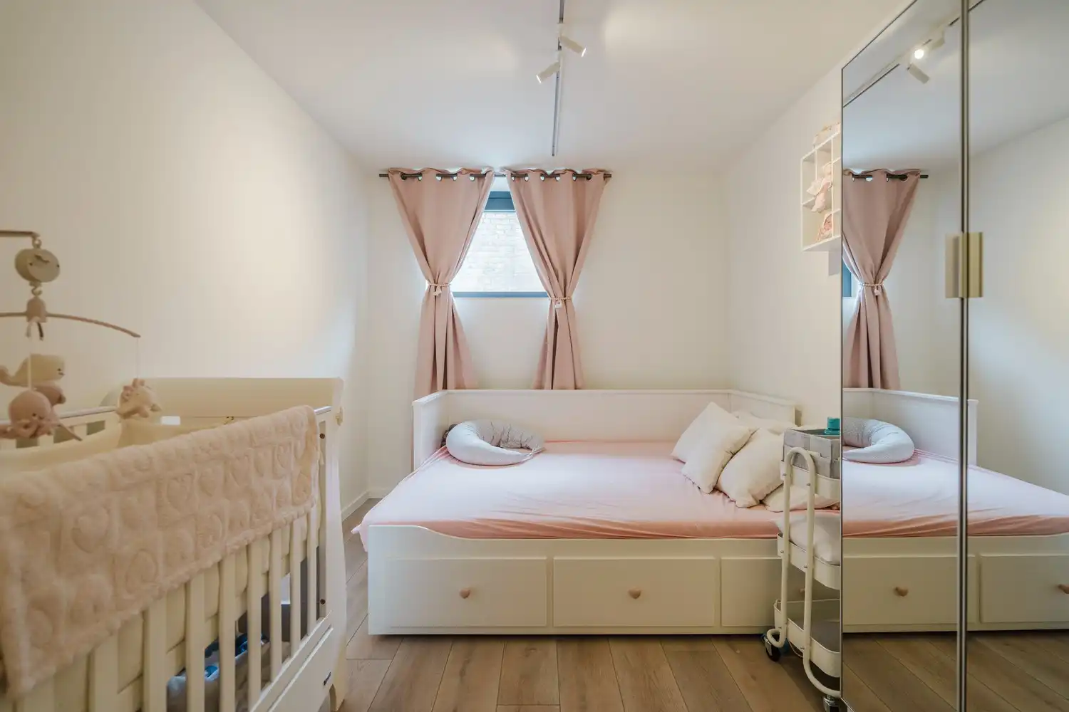 BIJZONDERE LOFT MET PRIVÉTUIN EN ZWEMBAD foto 9