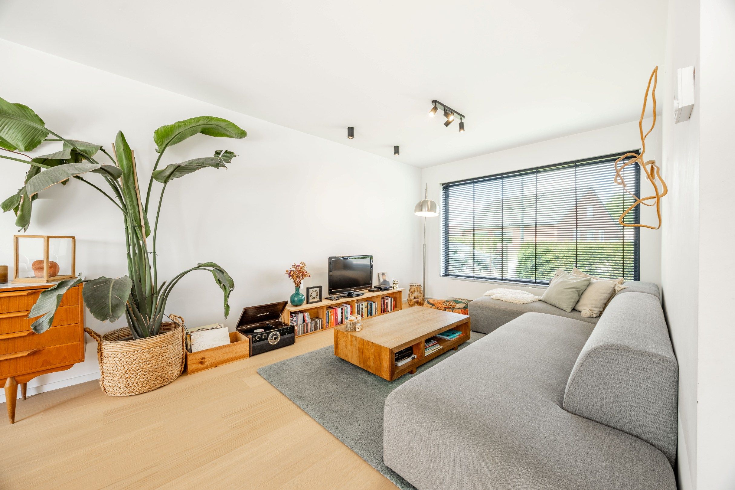 MAGNIFIEK GERENOVEERDE GEZINSWONING MET GARAGE foto 7