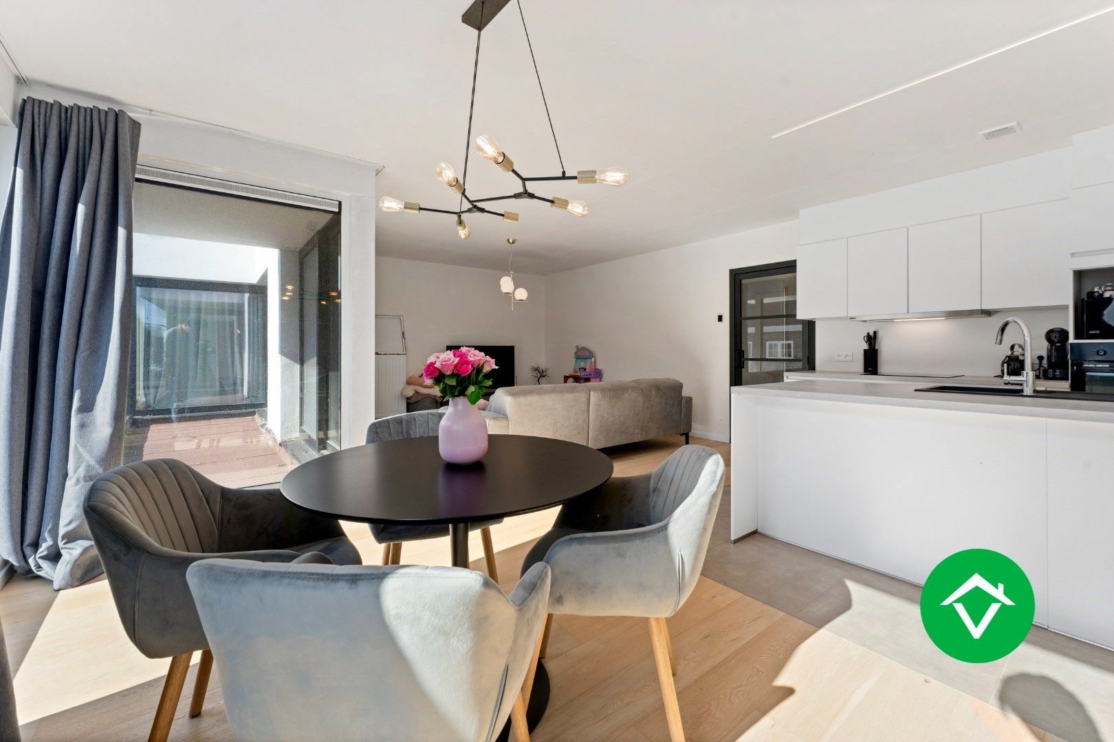 Appartement met autostandplaats te Leke foto 6