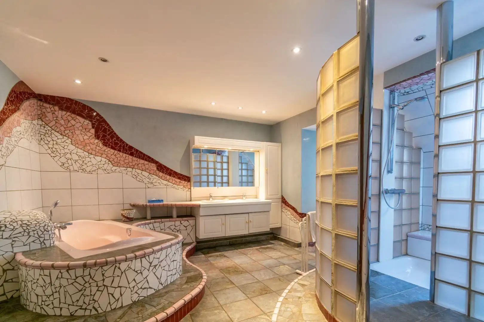 RUIME VILLA MET 6 SLAAPKAMERS OP PERCEEL 20ARE! foto 13