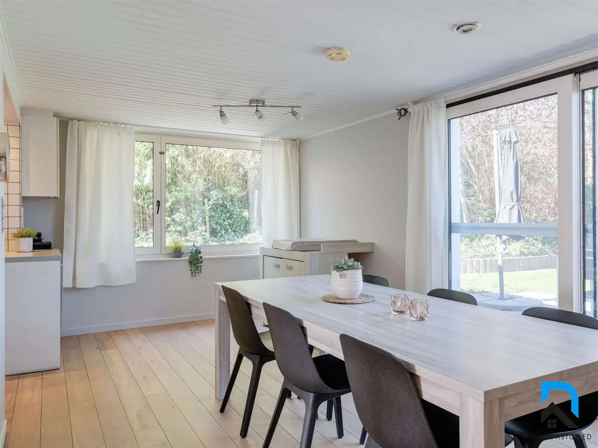 Halfopen bebouwing met grote tuin in Beverst foto 12