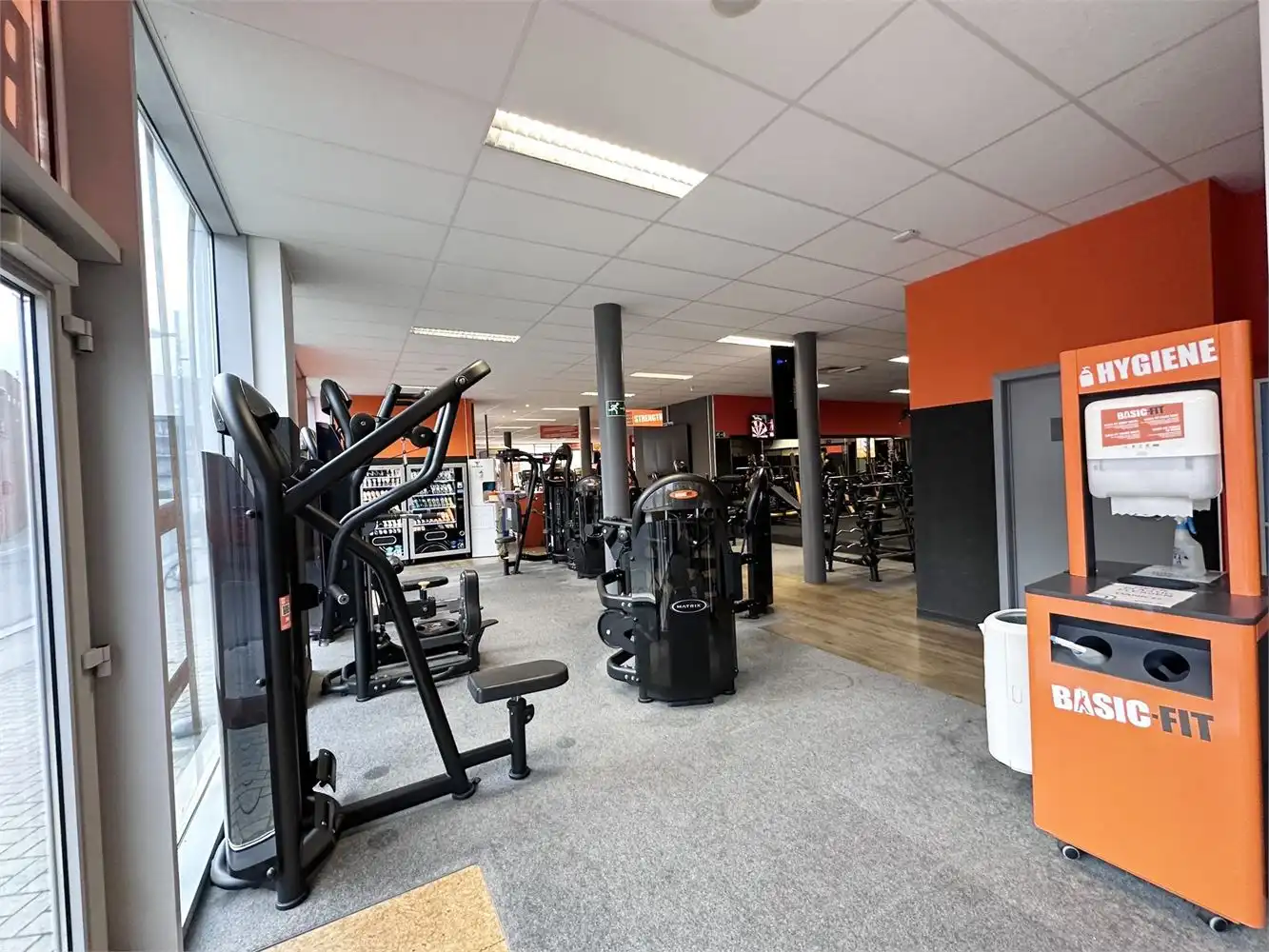 MODERN RUIM COMMERCIEEL GELIJKVLOERS NABIJ NINIA foto 7