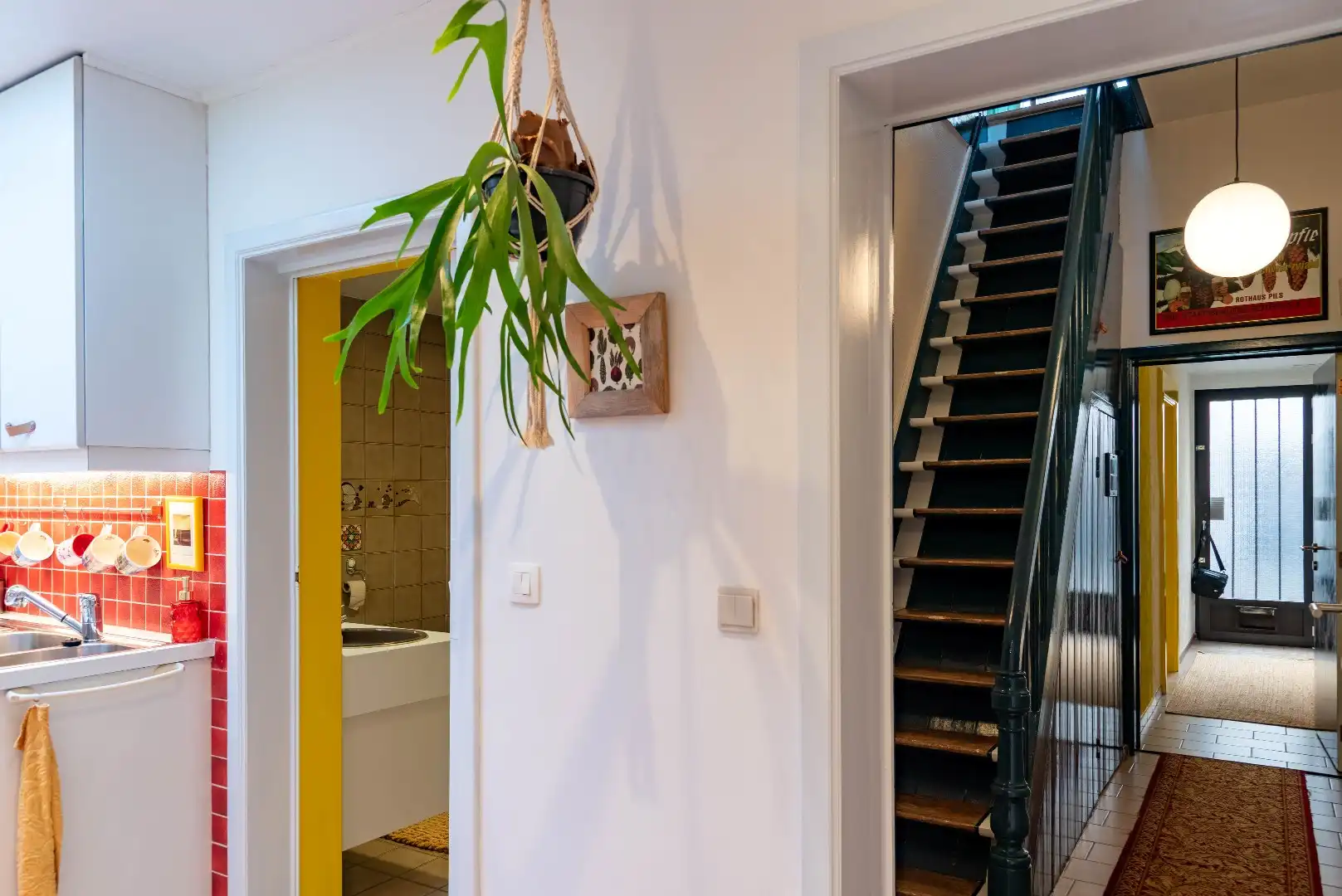 Hiddem gem met tuin in hippe buurt foto 11