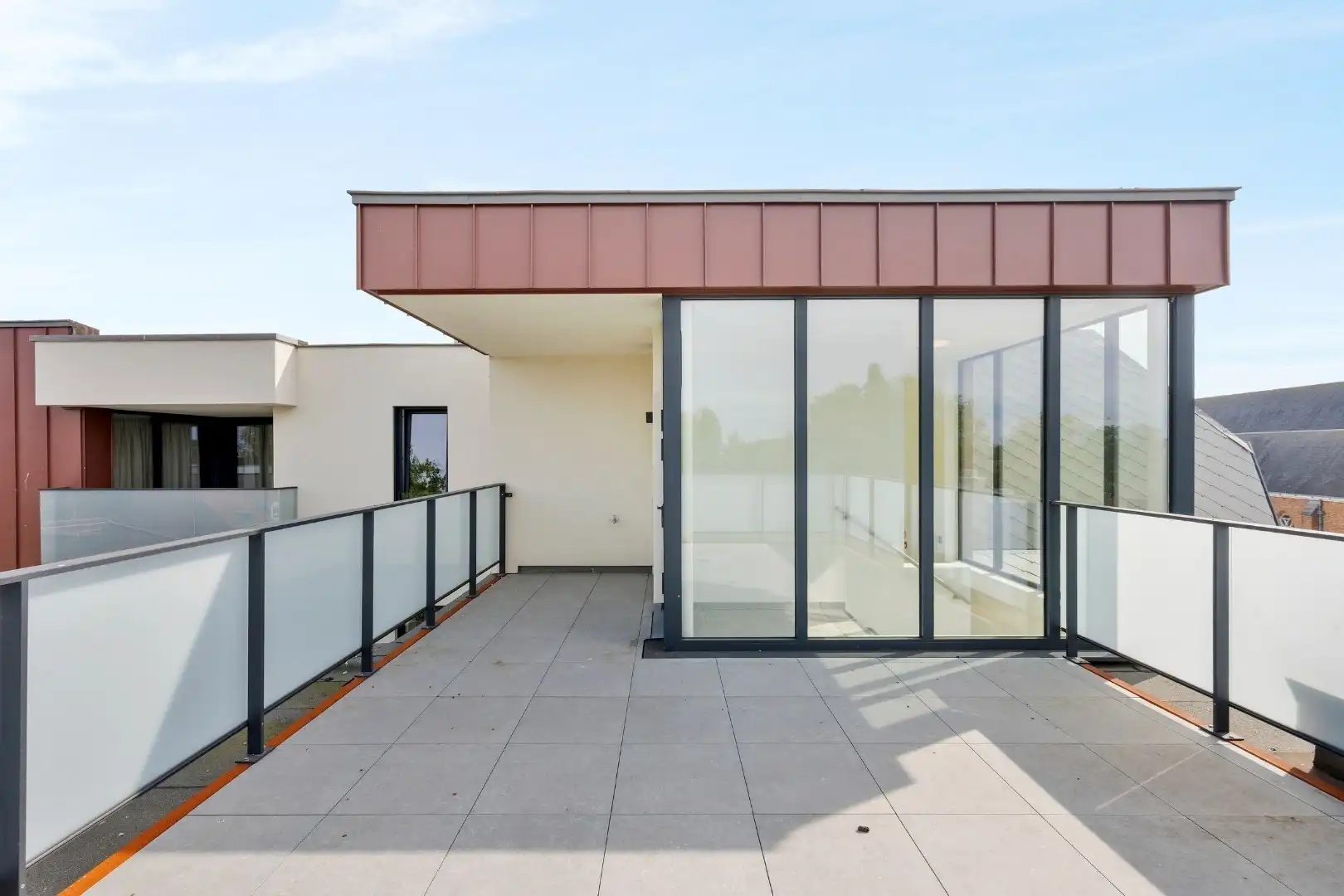 Nieuwbouwappartement met 3 slaapkamers en 2 badkamers, zonneterras en overdekte parking in Beselare foto 12