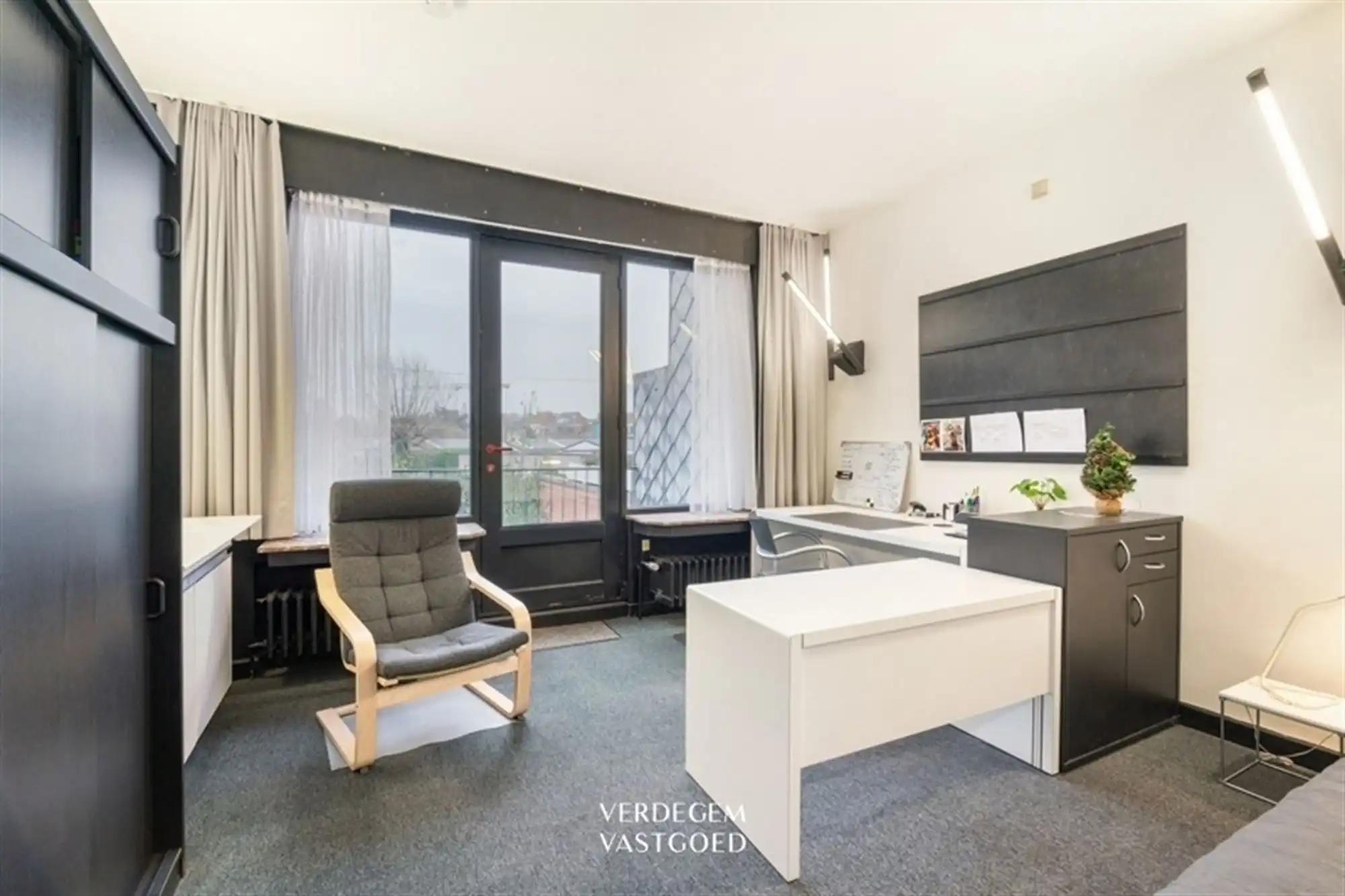 Architecturale studentenwoning met 8 entiteiten, garage en prachtige tuin foto 4