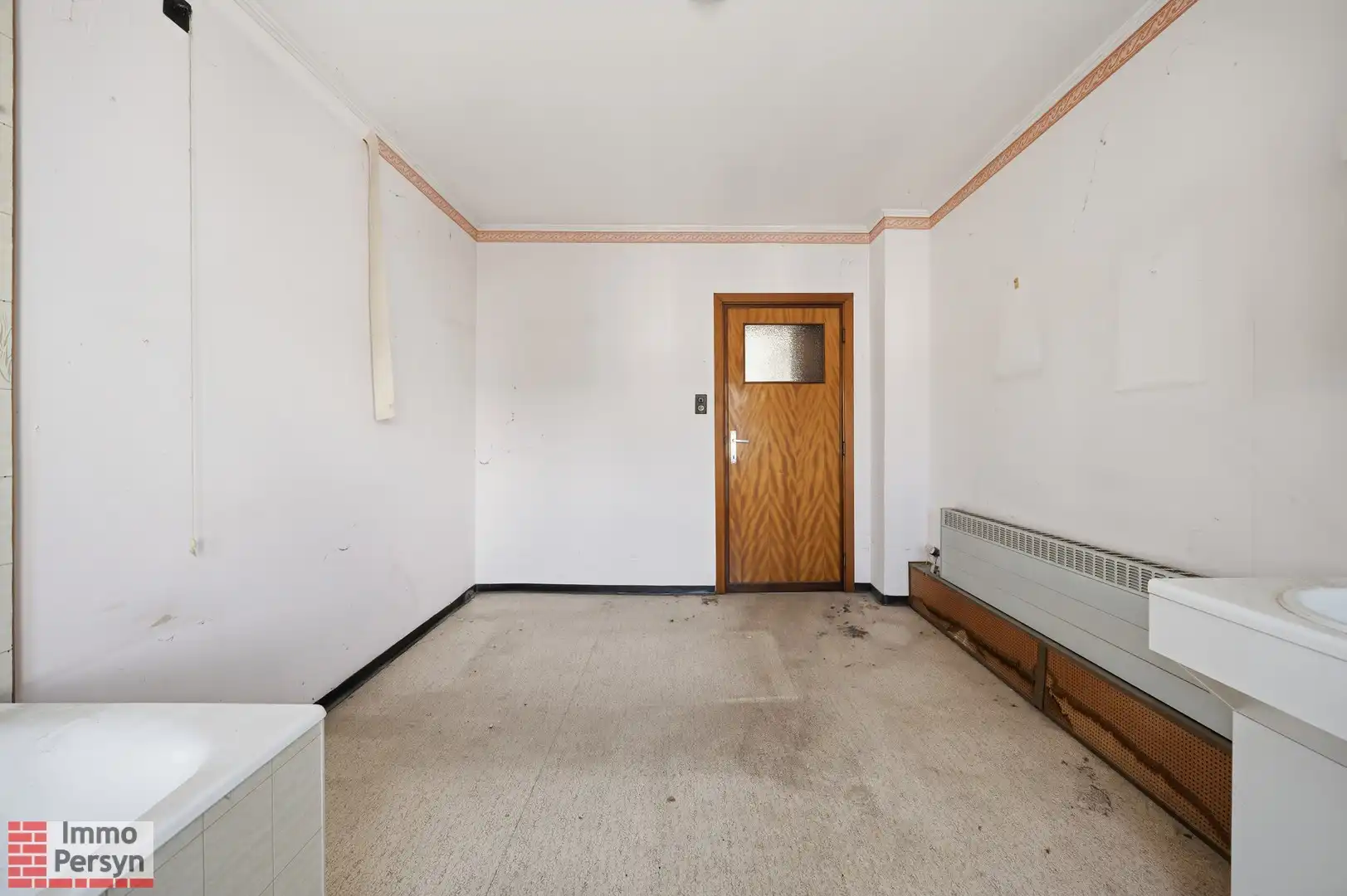 Te renoveren rijwoning met tuin in hartje Zichem foto 11