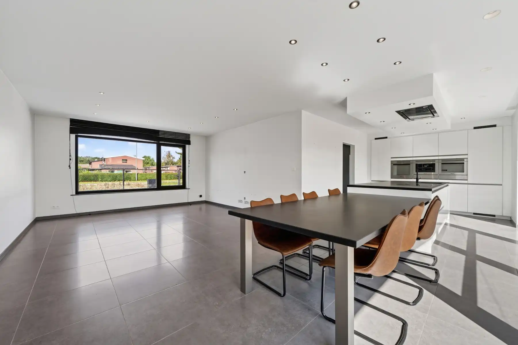 Instapklare, volledig gerenoveerde woning met 3 slaapkamers in een rustige omgeving foto 4