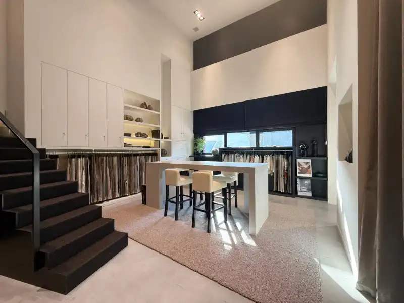 Magazijn met showroom te huur foto 5