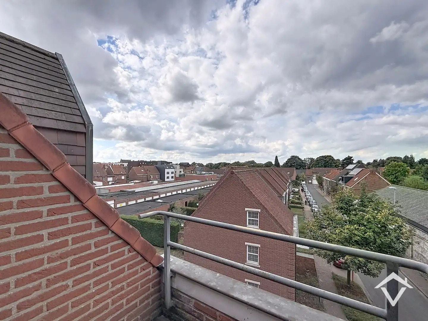 Ruim, gezellig dakappartement met 3 slaapkamers in centrum Roeselare  foto 14
